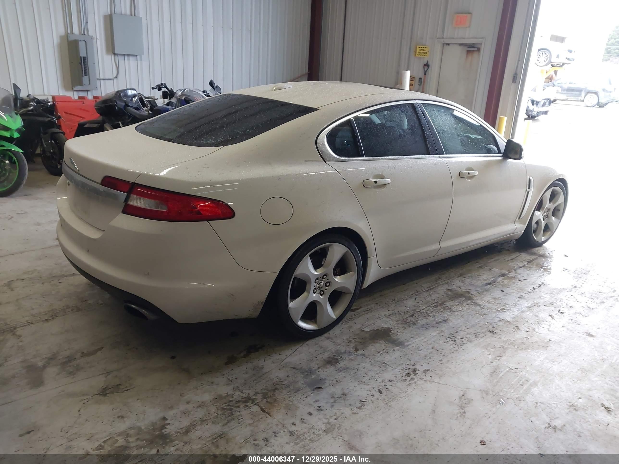 JAGUAR XF image 4