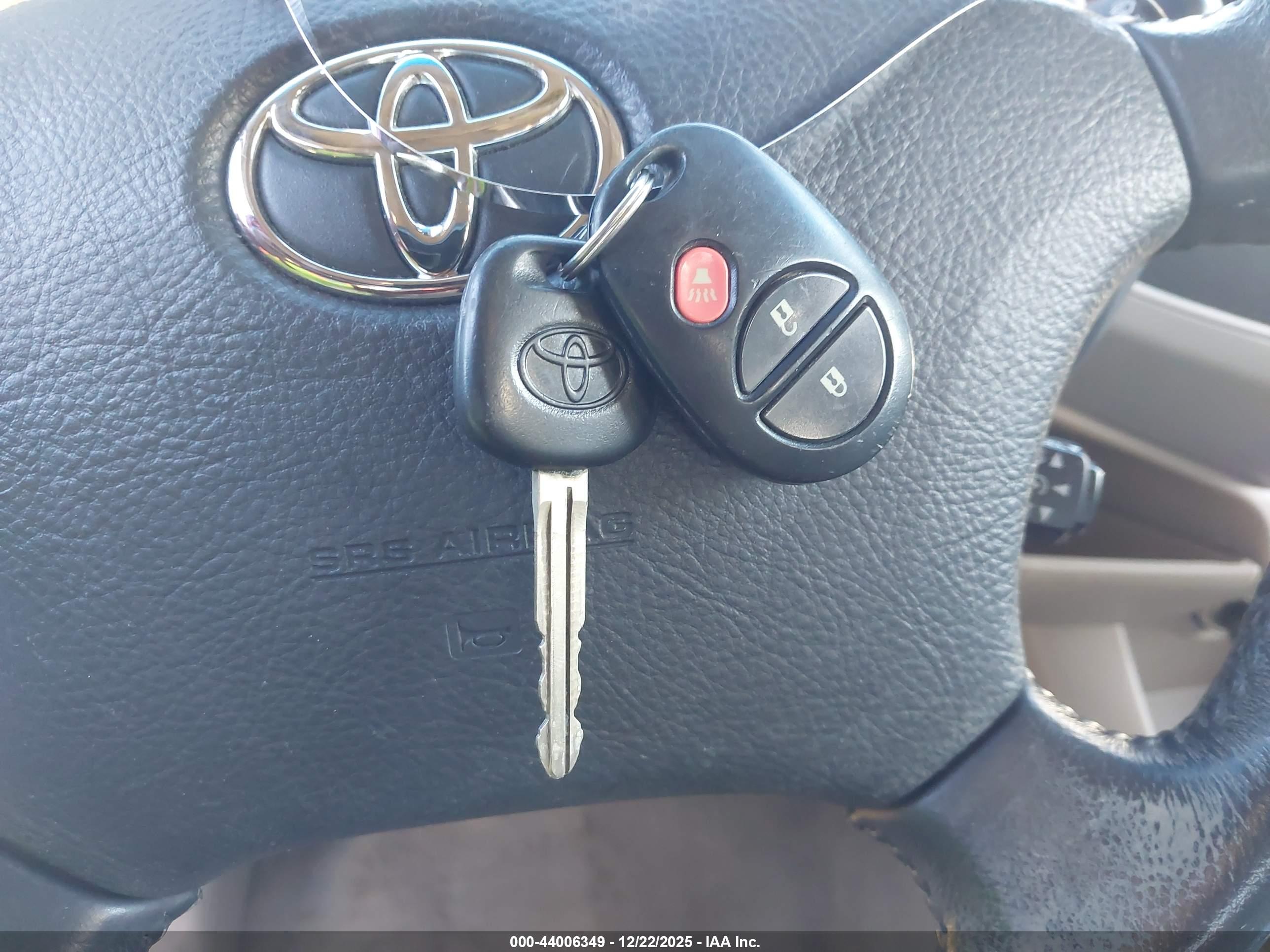 TOYOTA TACOMA image 11