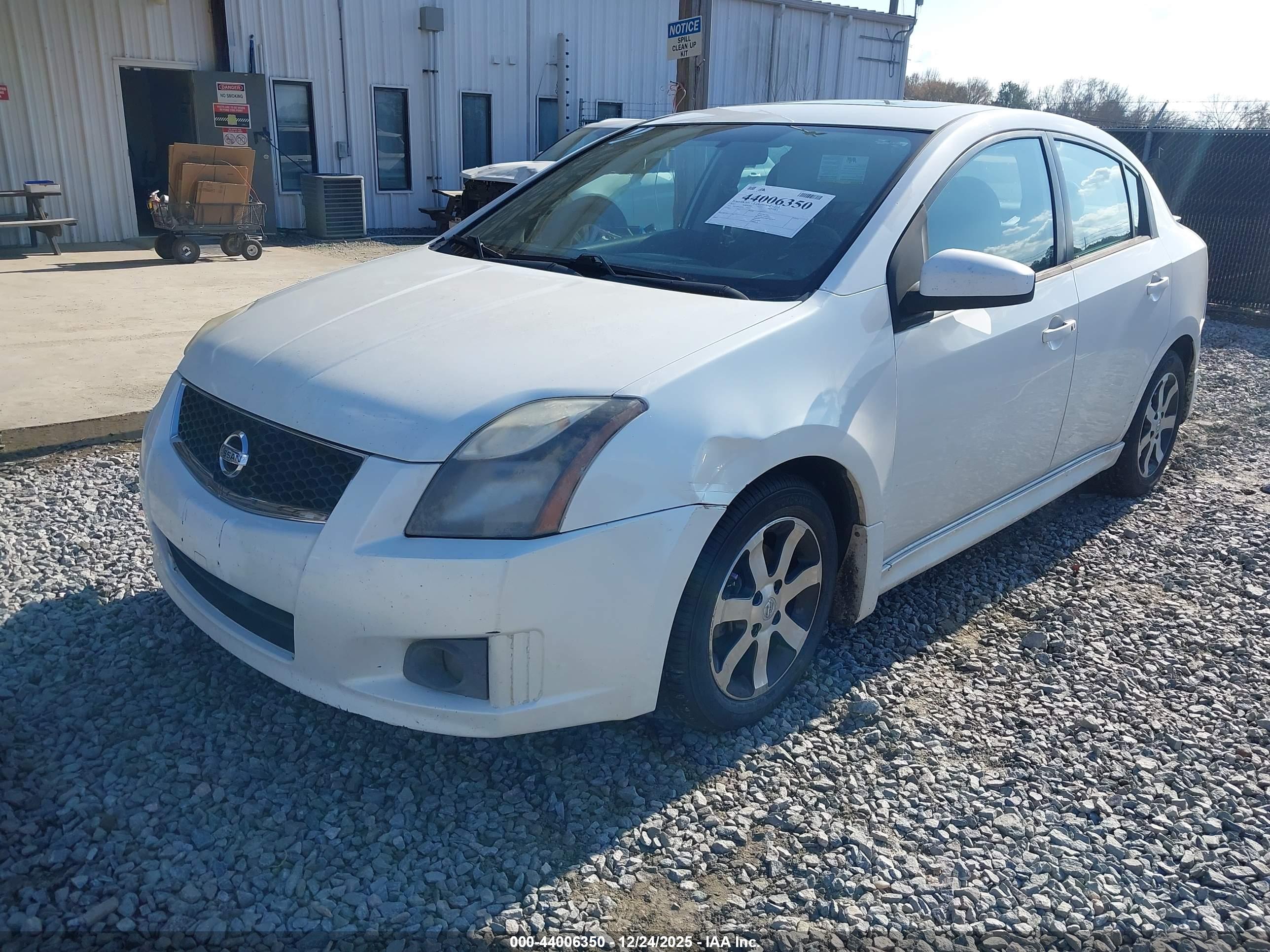NISSAN SENTRA image 2