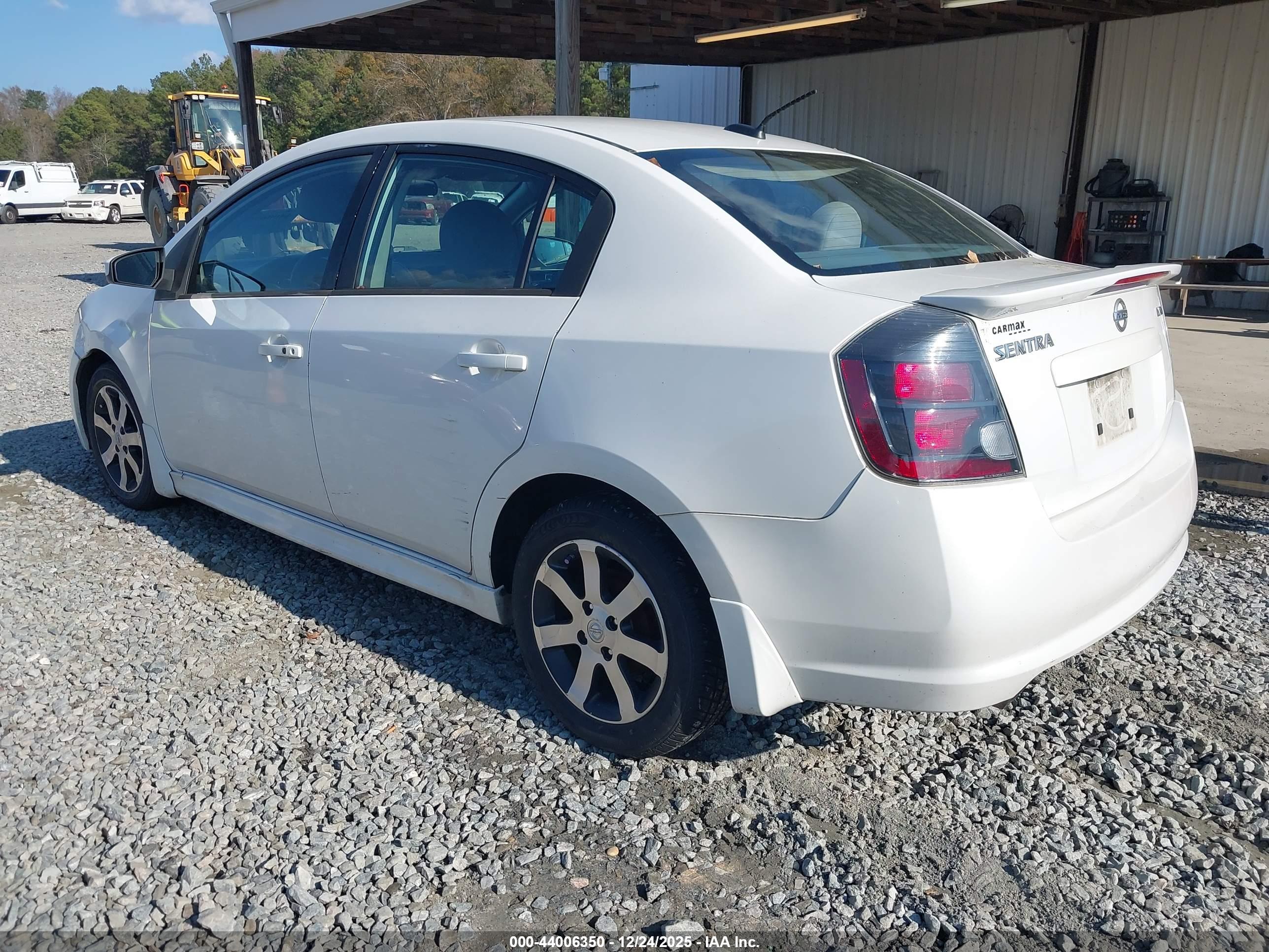 NISSAN SENTRA image 3