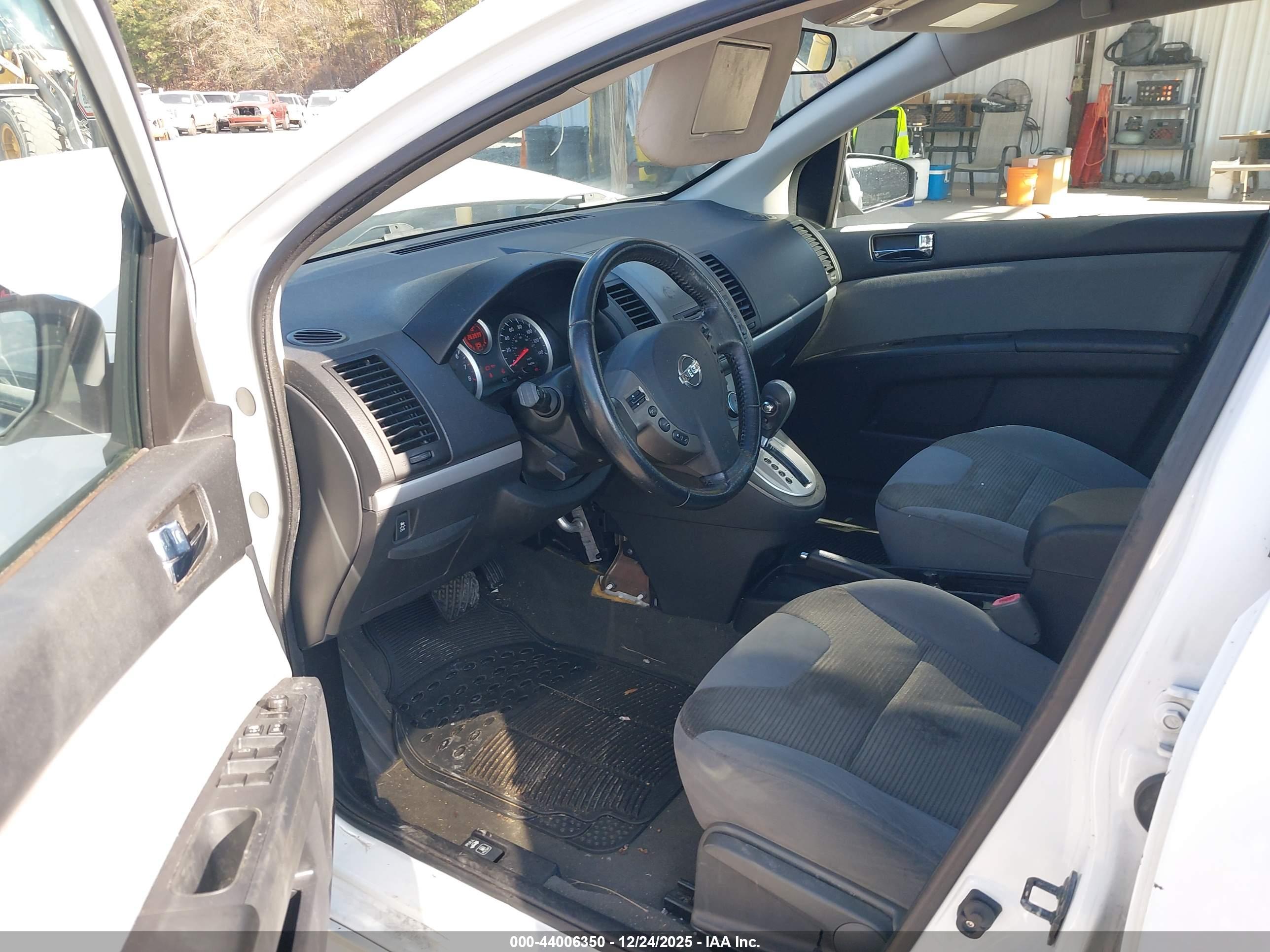 NISSAN SENTRA image 5
