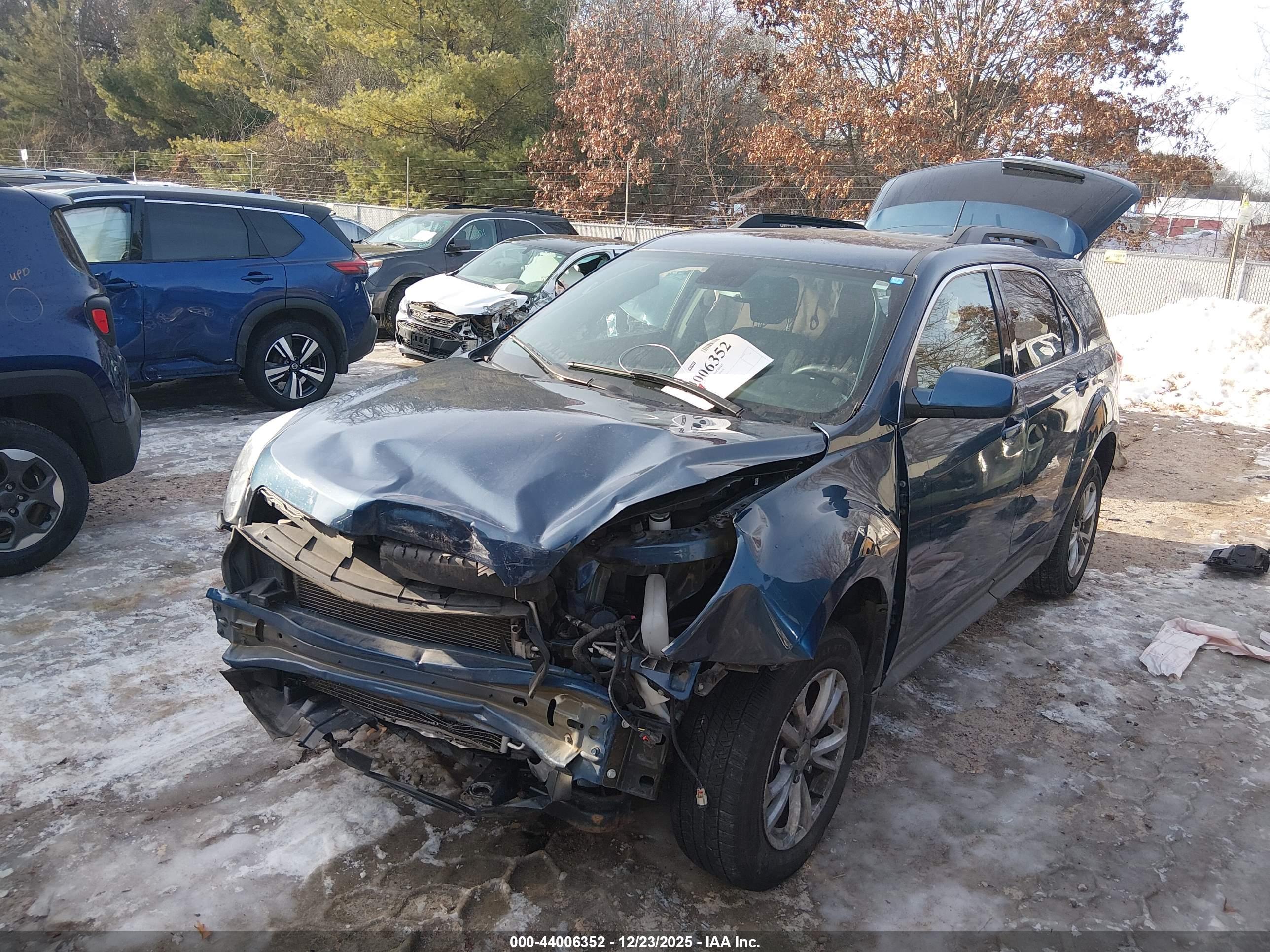 CHEVROLET EQUINOX image 2