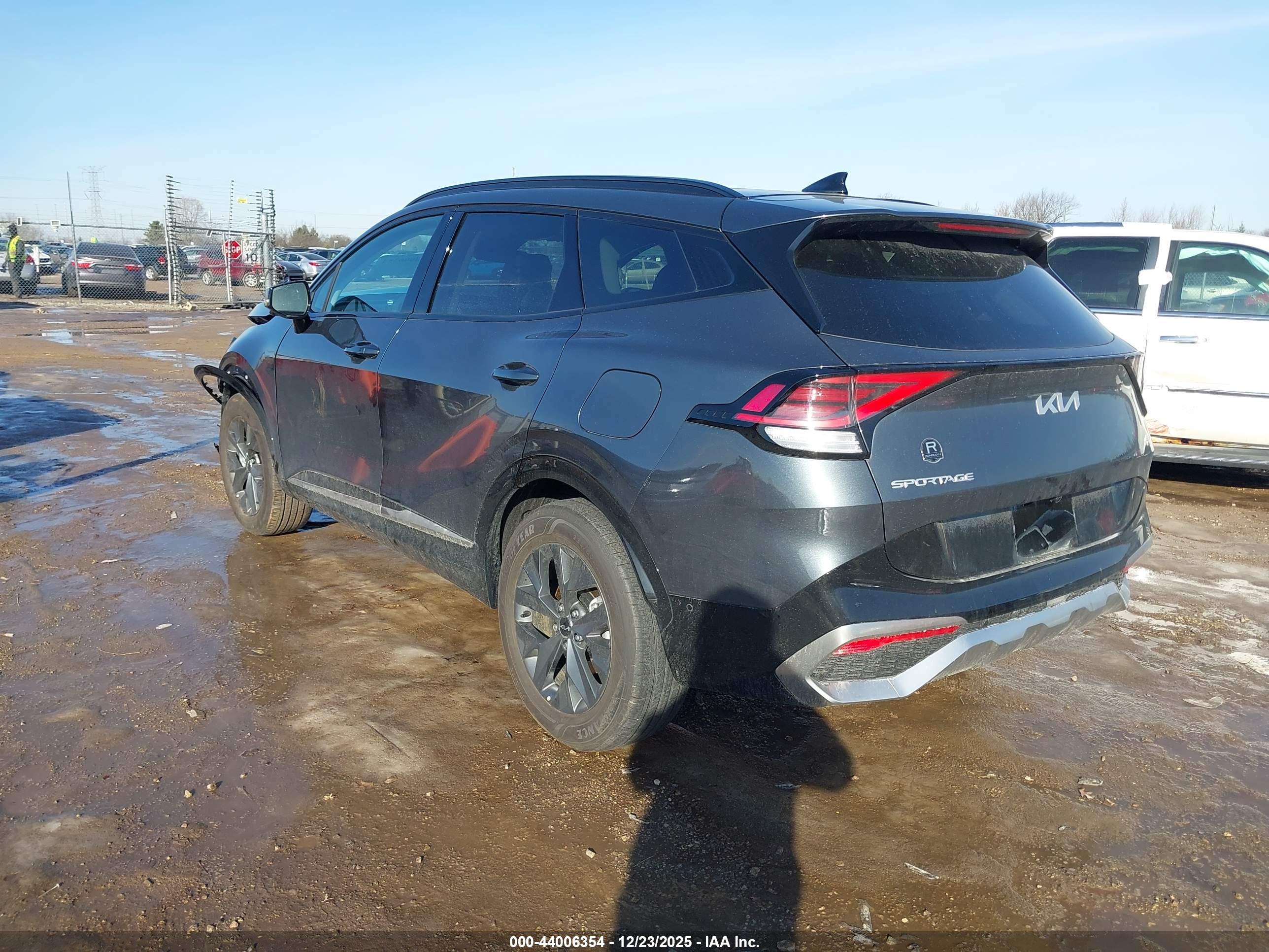KIA SPORTAGE image 3