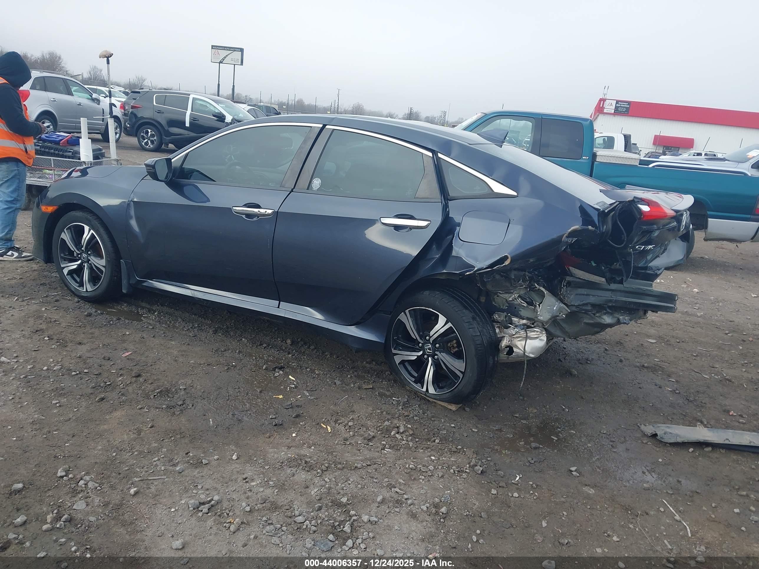 HONDA CIVIC image 3