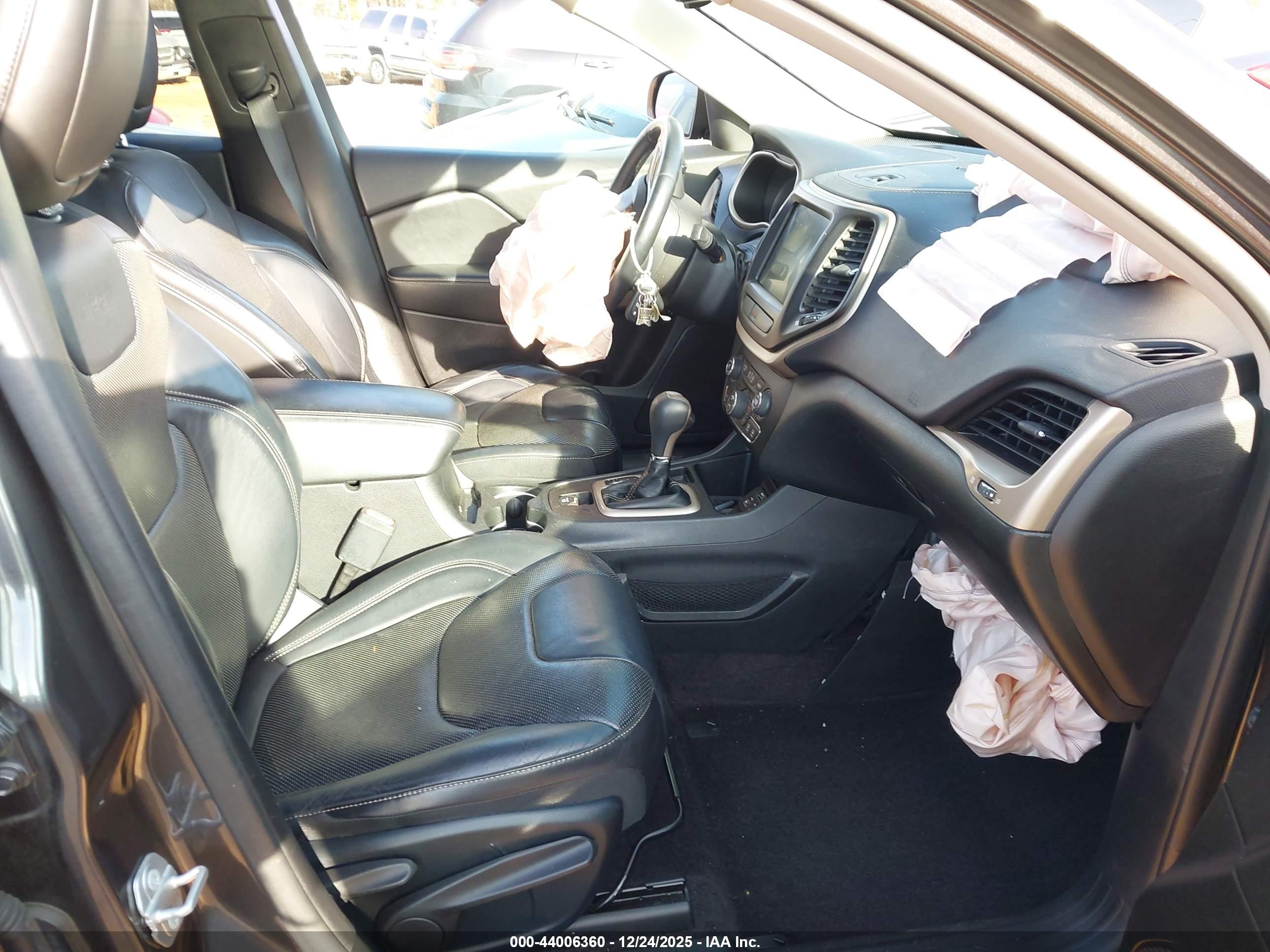 JEEP CHEROKEE image 5