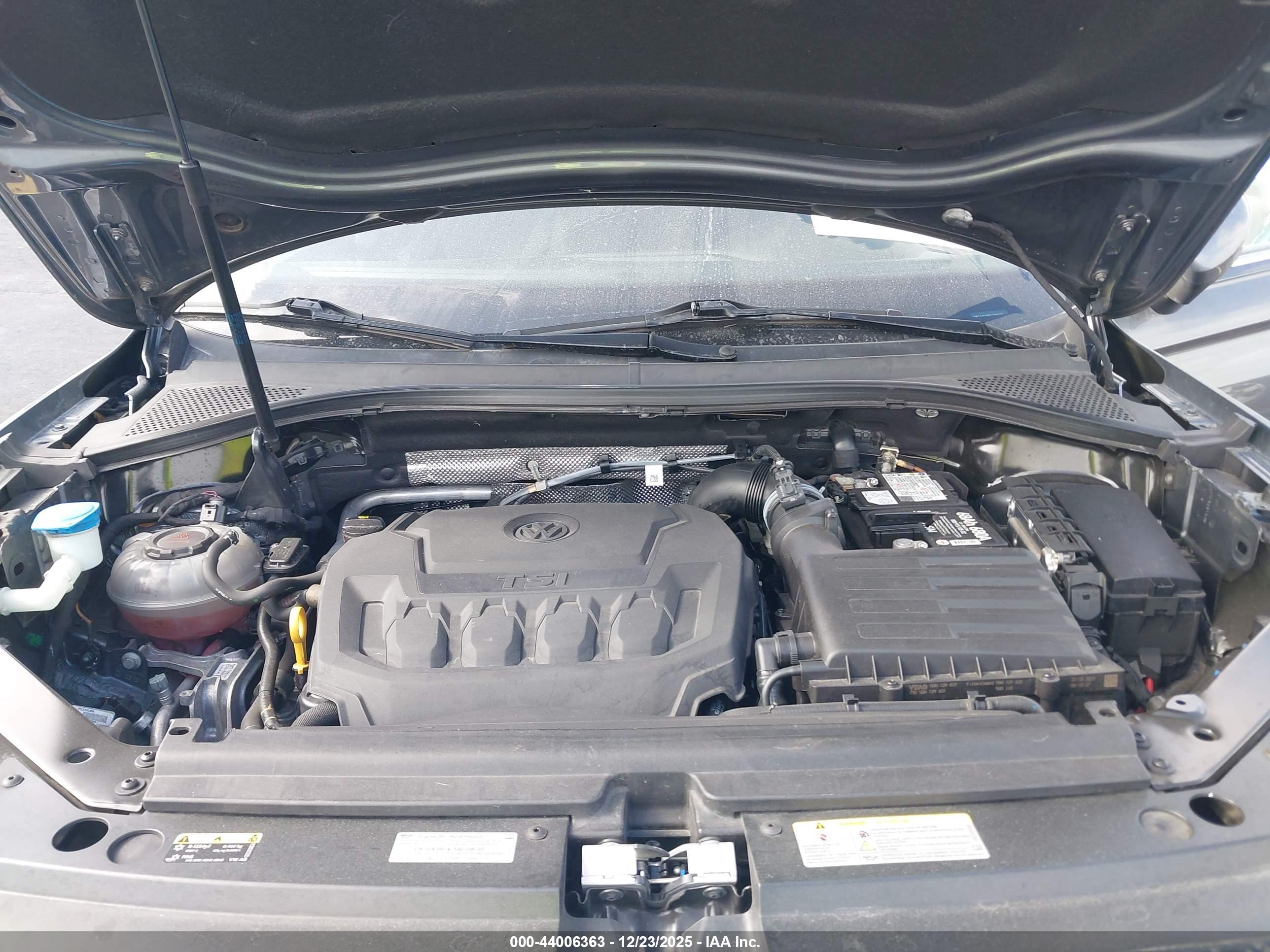 VOLKSWAGEN TIGUAN image 10