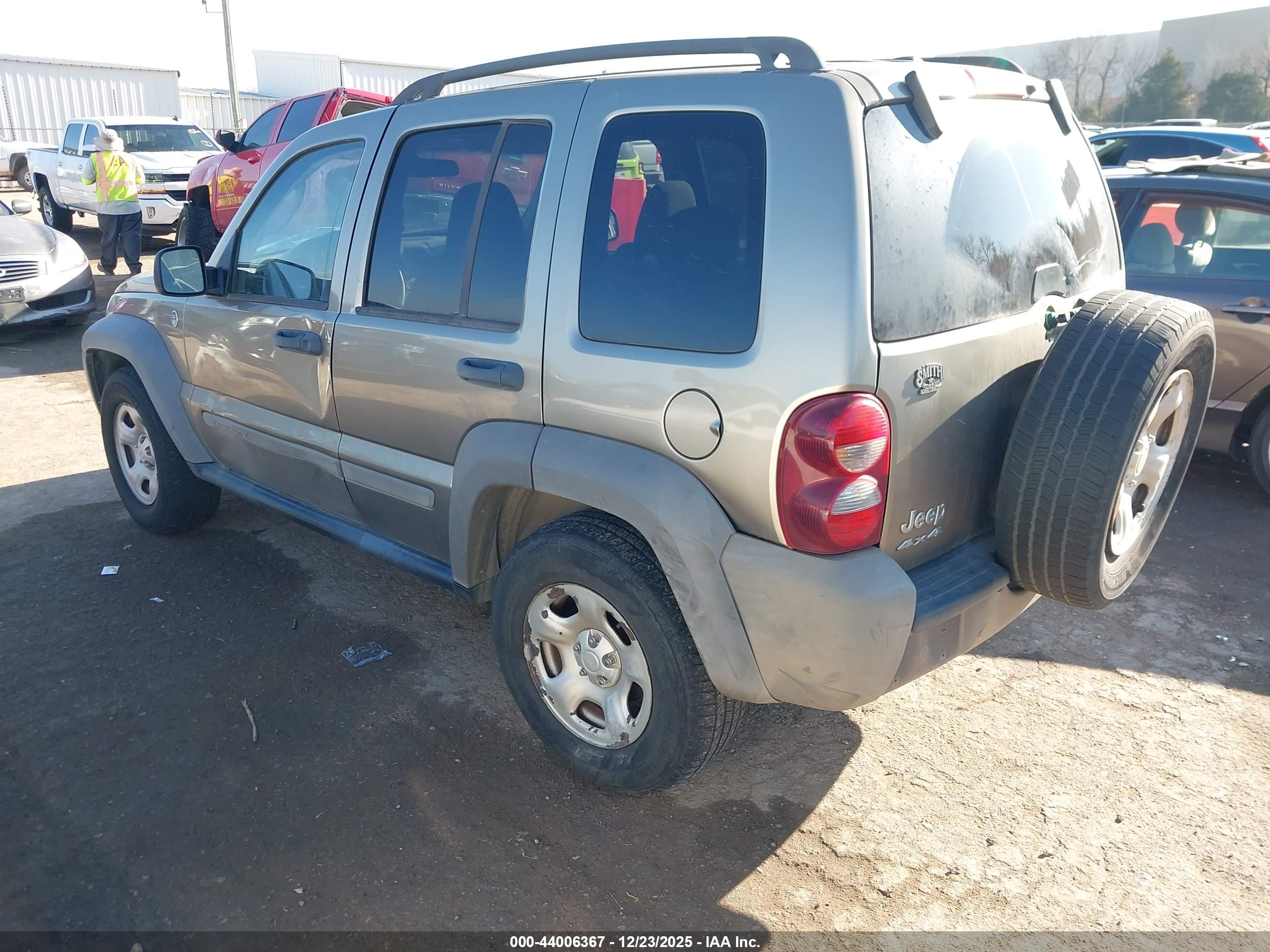 JEEP LIBERTY image 3