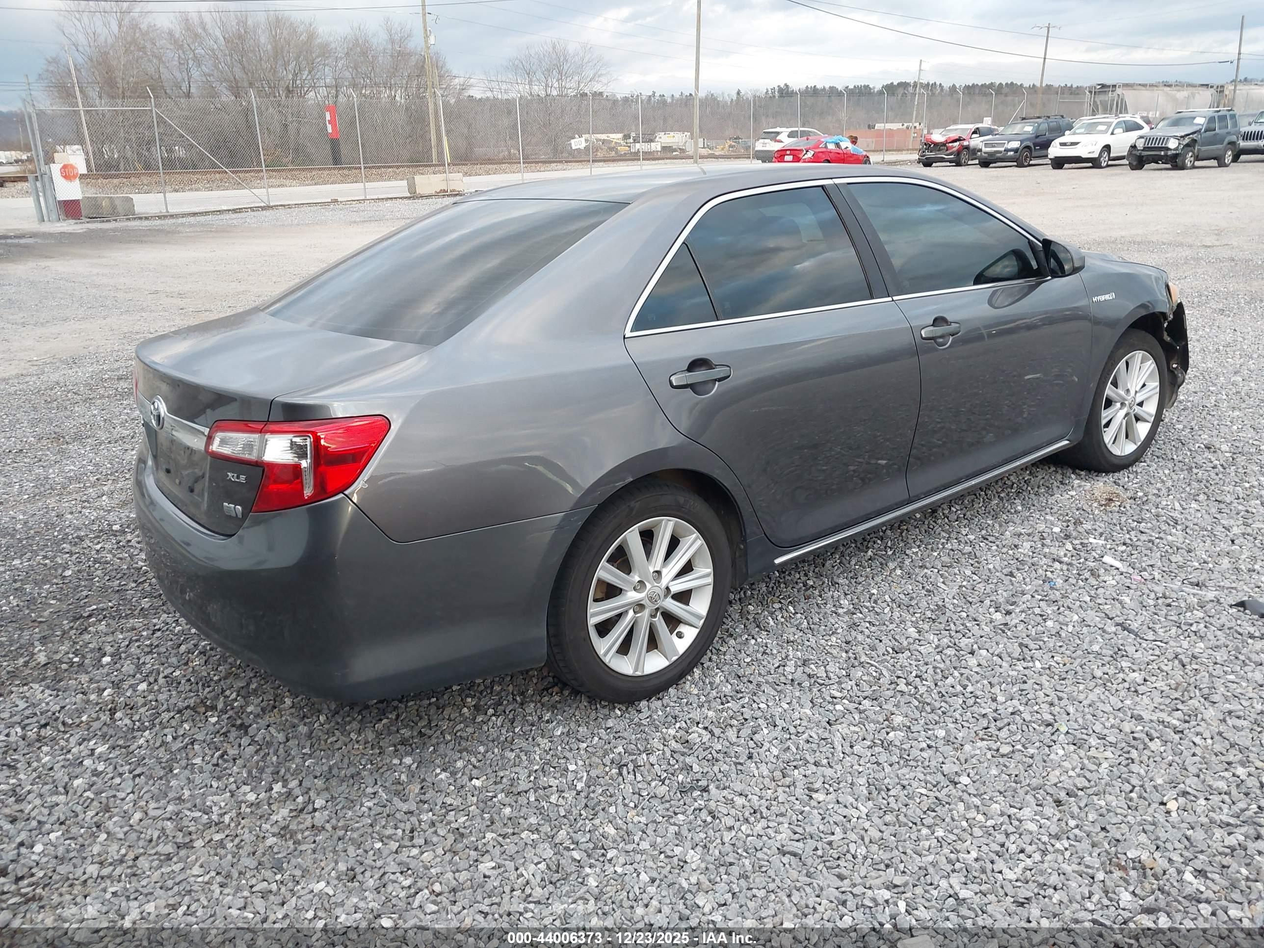 TOYOTA CAMRY image 4