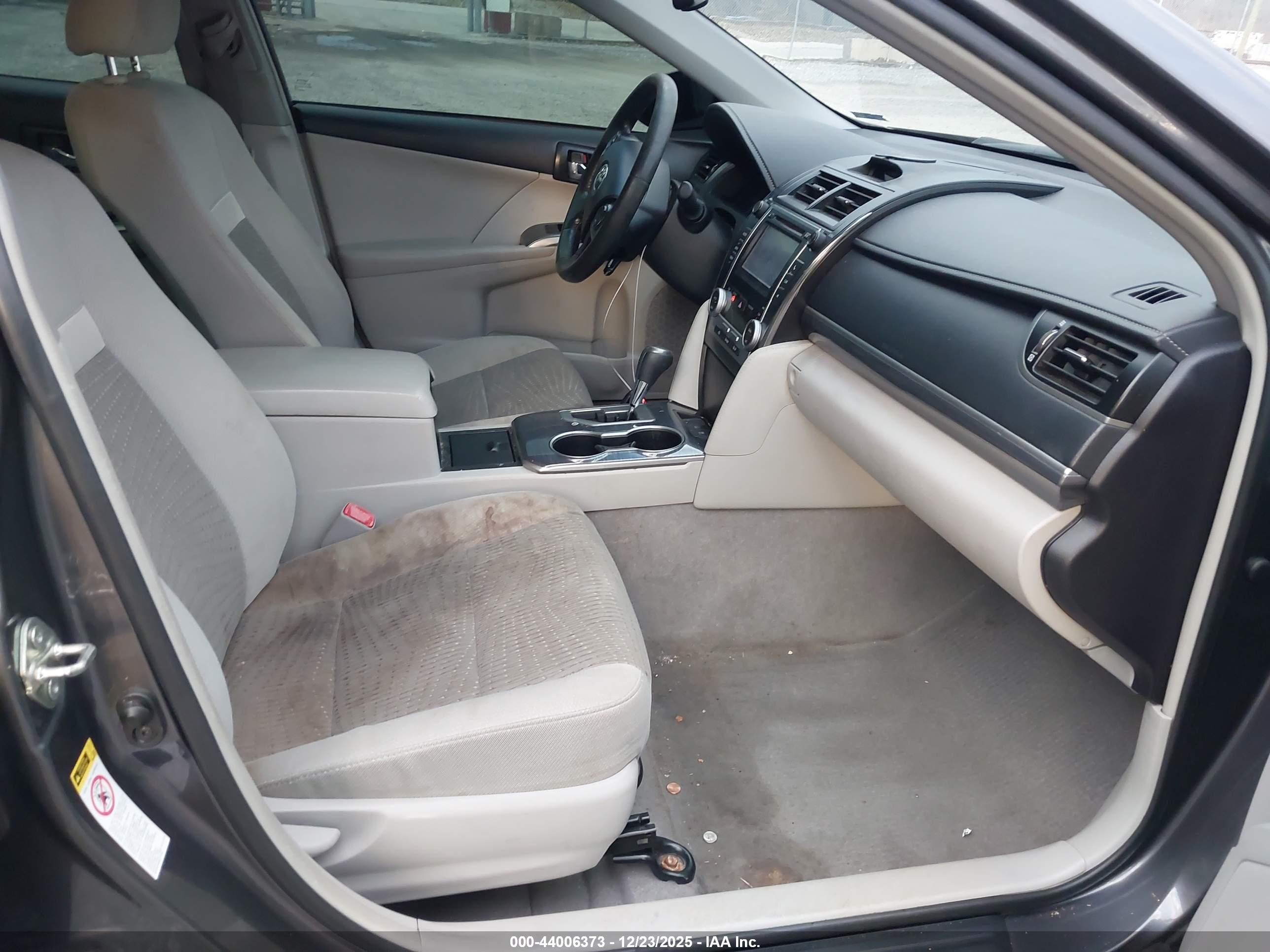 TOYOTA CAMRY image 5