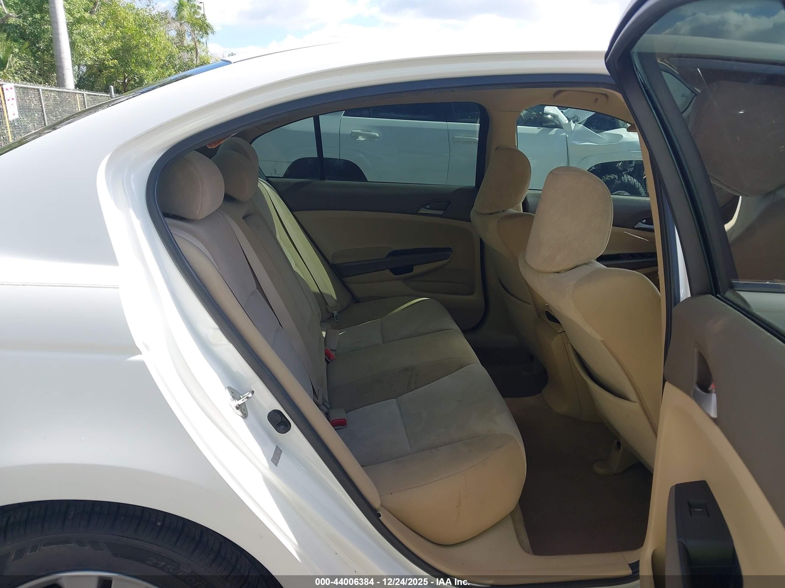HONDA ACCORD image 8