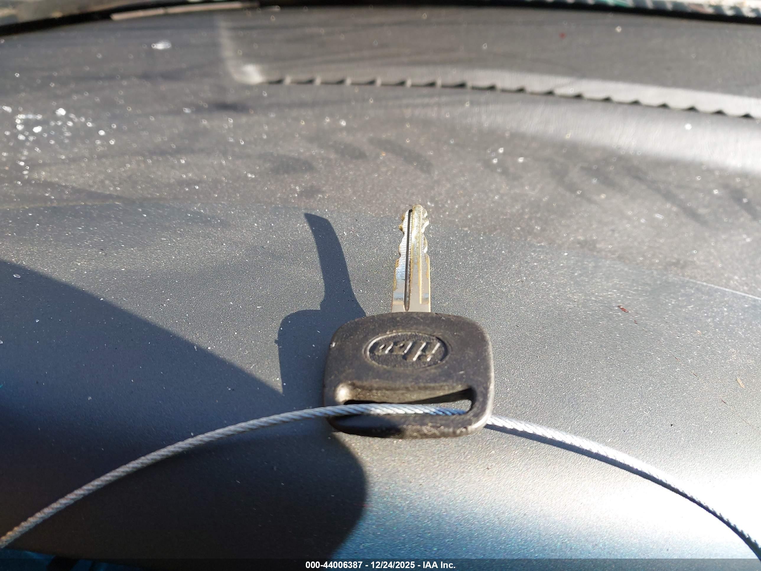 TOYOTA RAV4 image 11
