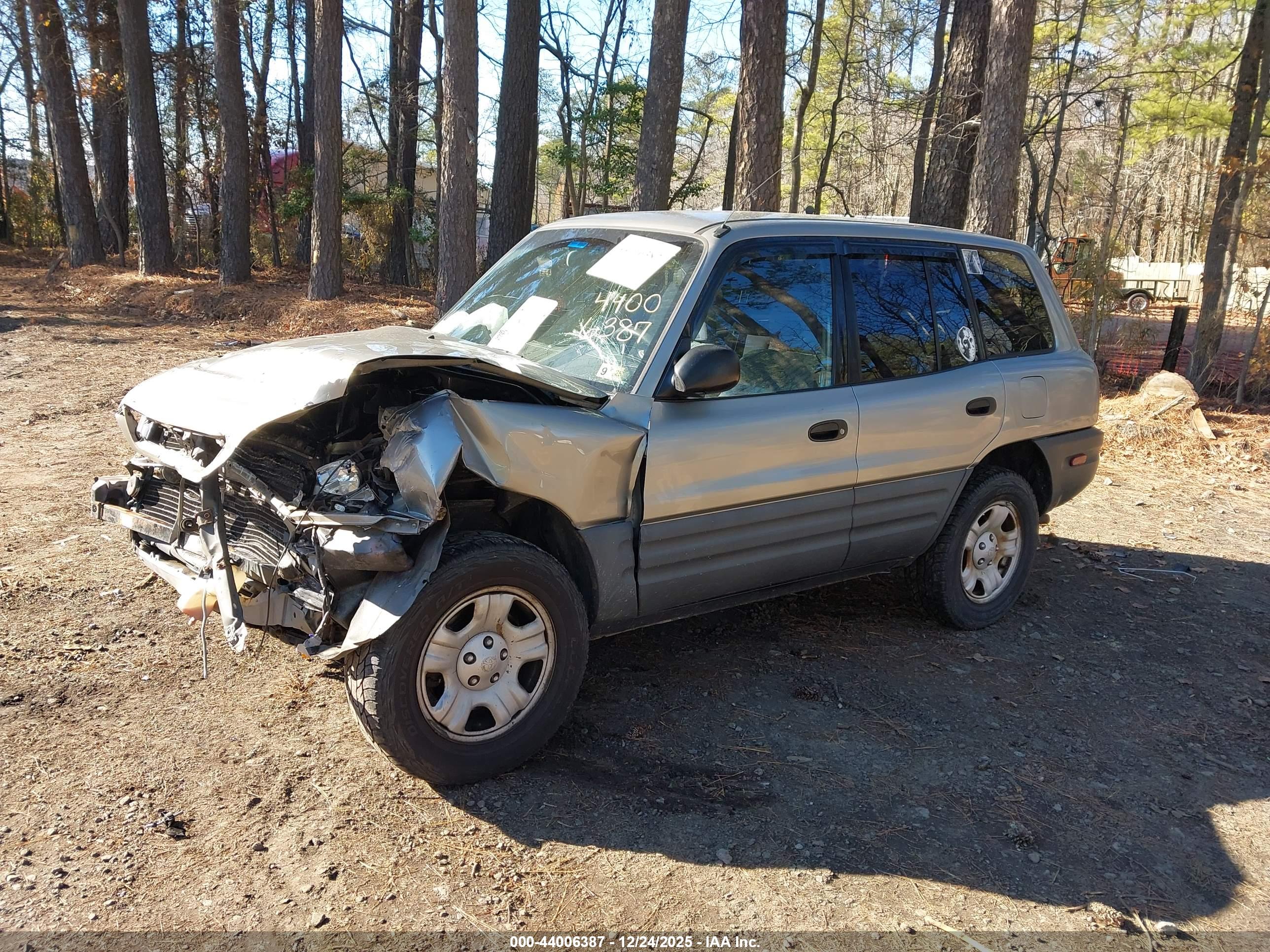 TOYOTA RAV4 image 2