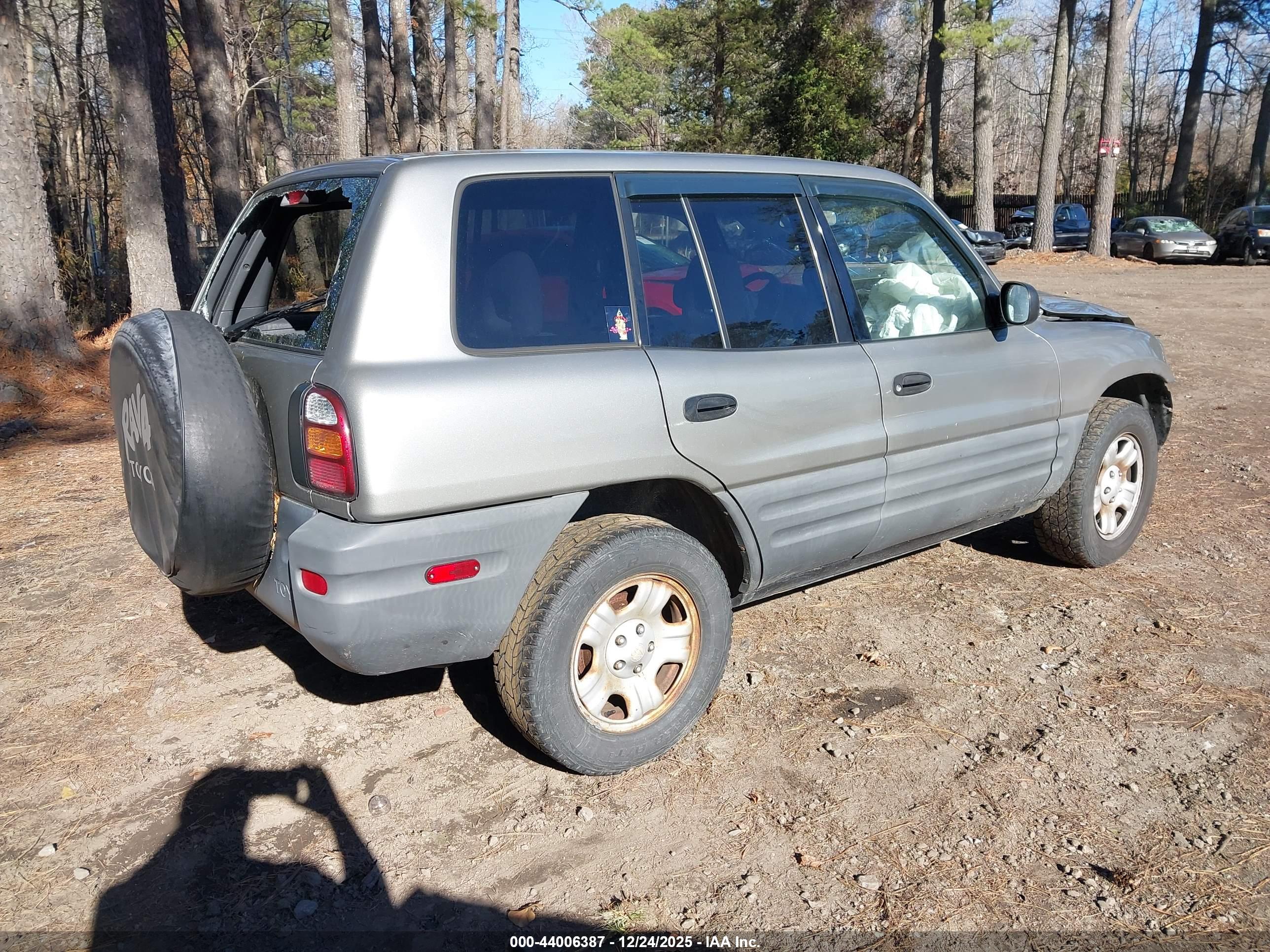 TOYOTA RAV4 image 4