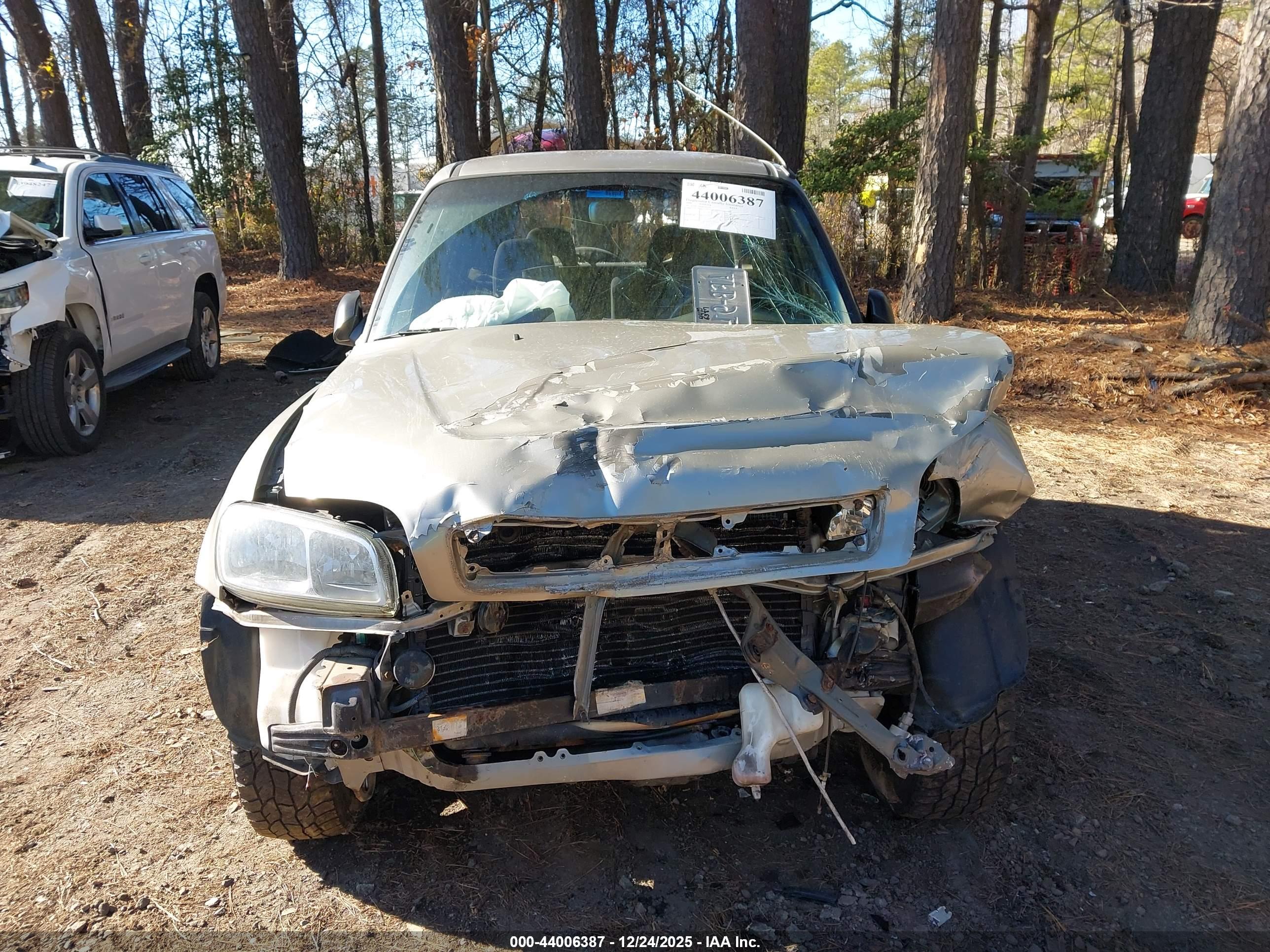 TOYOTA RAV4 image 6