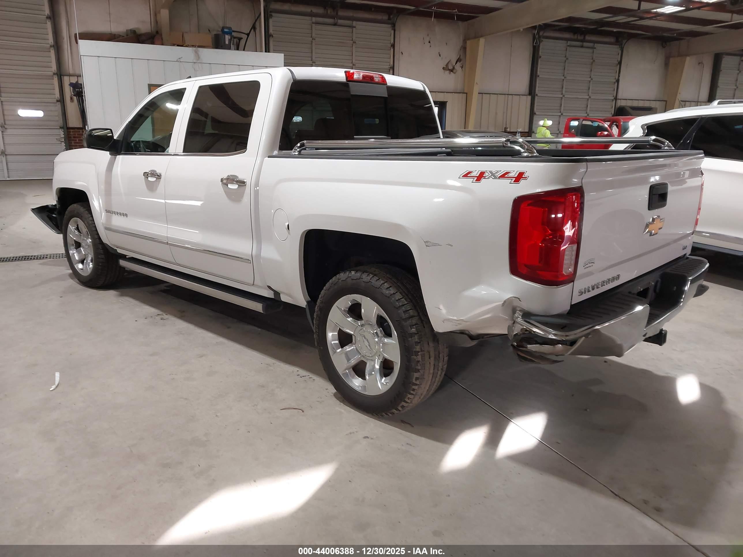 CHEVROLET SILVERADO image 3