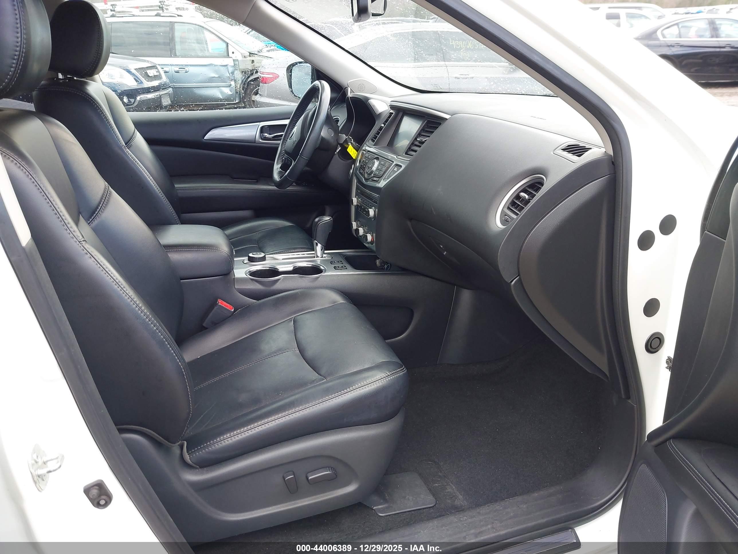 NISSAN PATHFINDER image 5