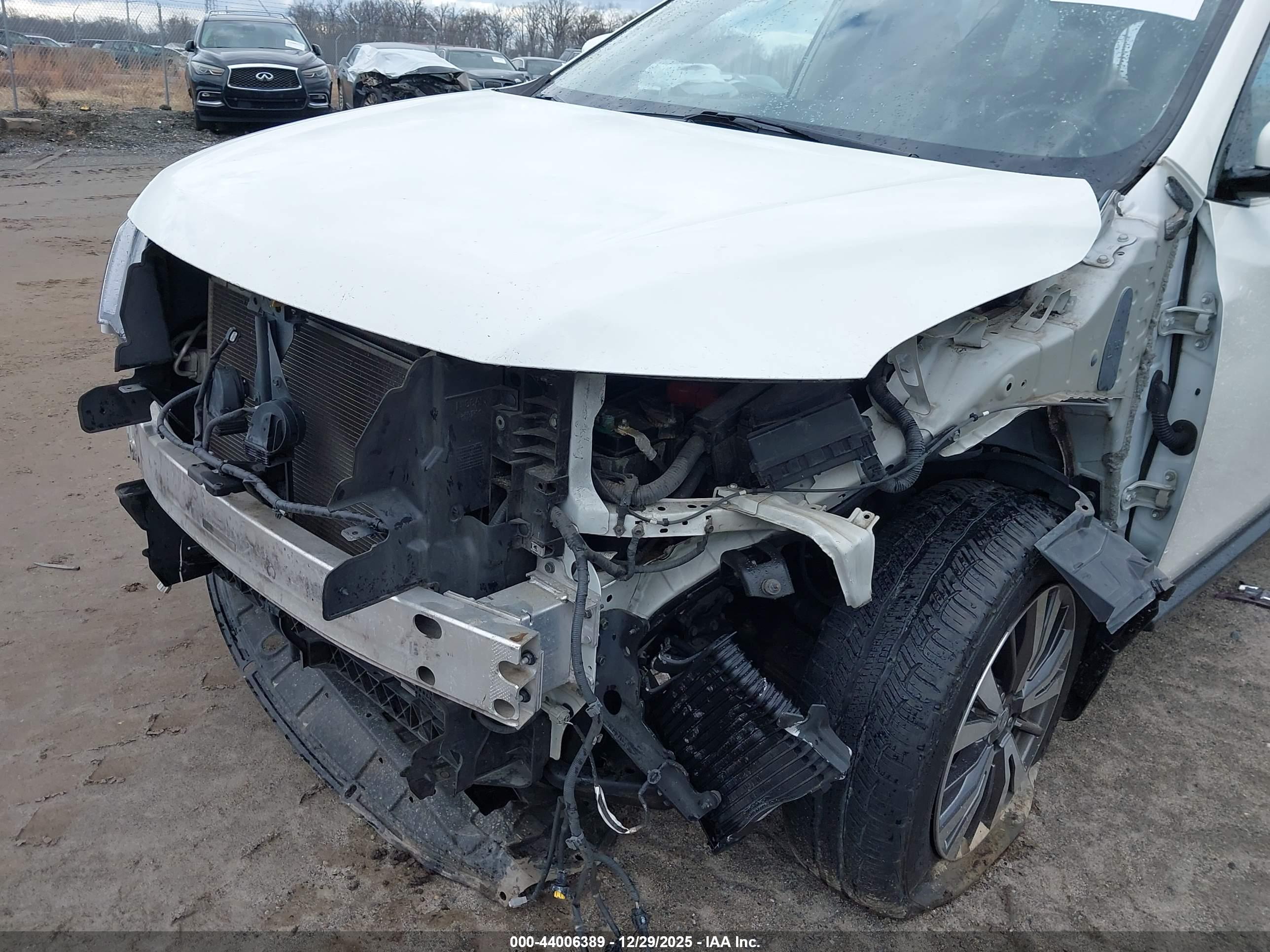 NISSAN PATHFINDER image 6