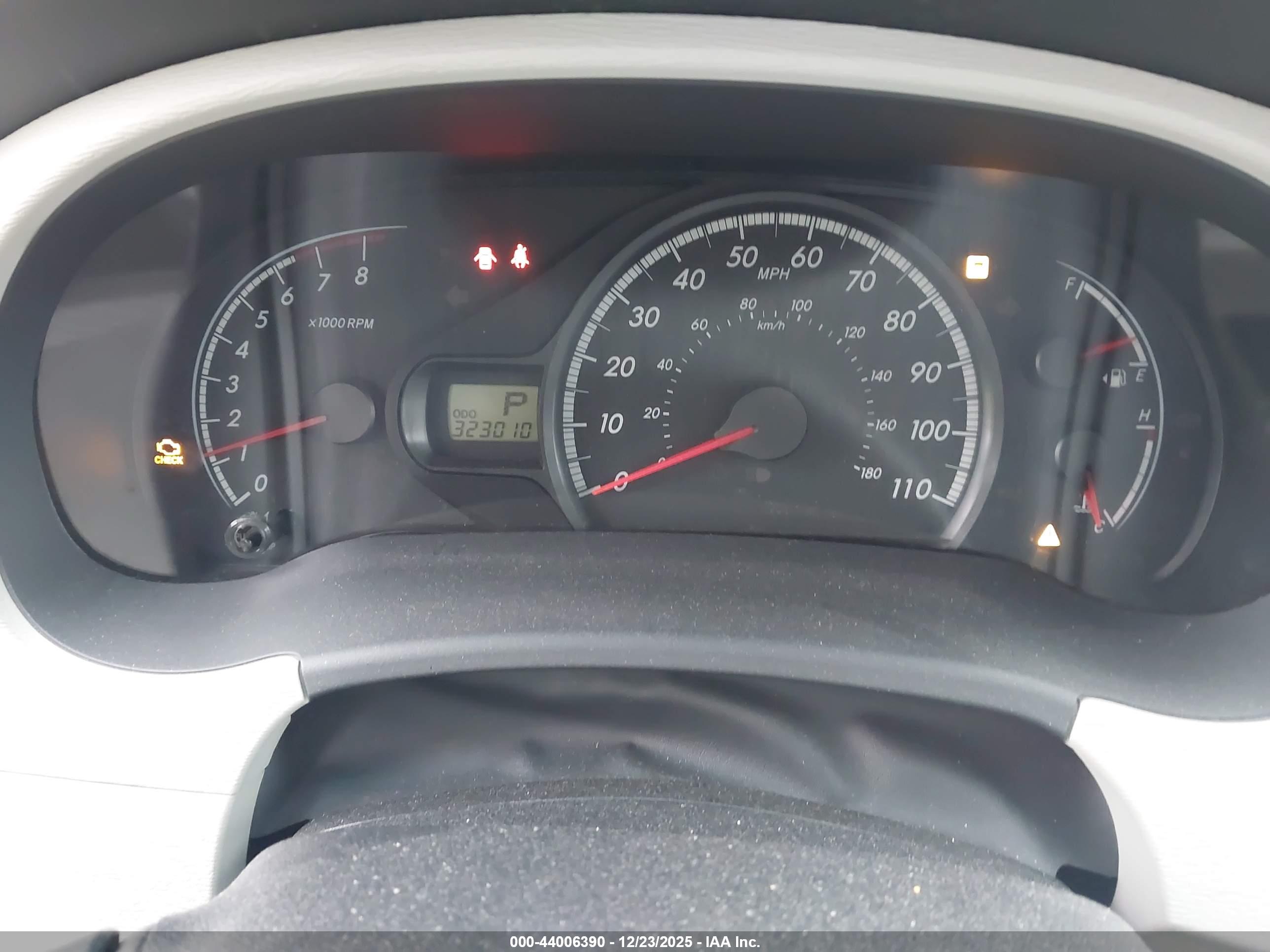 TOYOTA SIENNA image 7