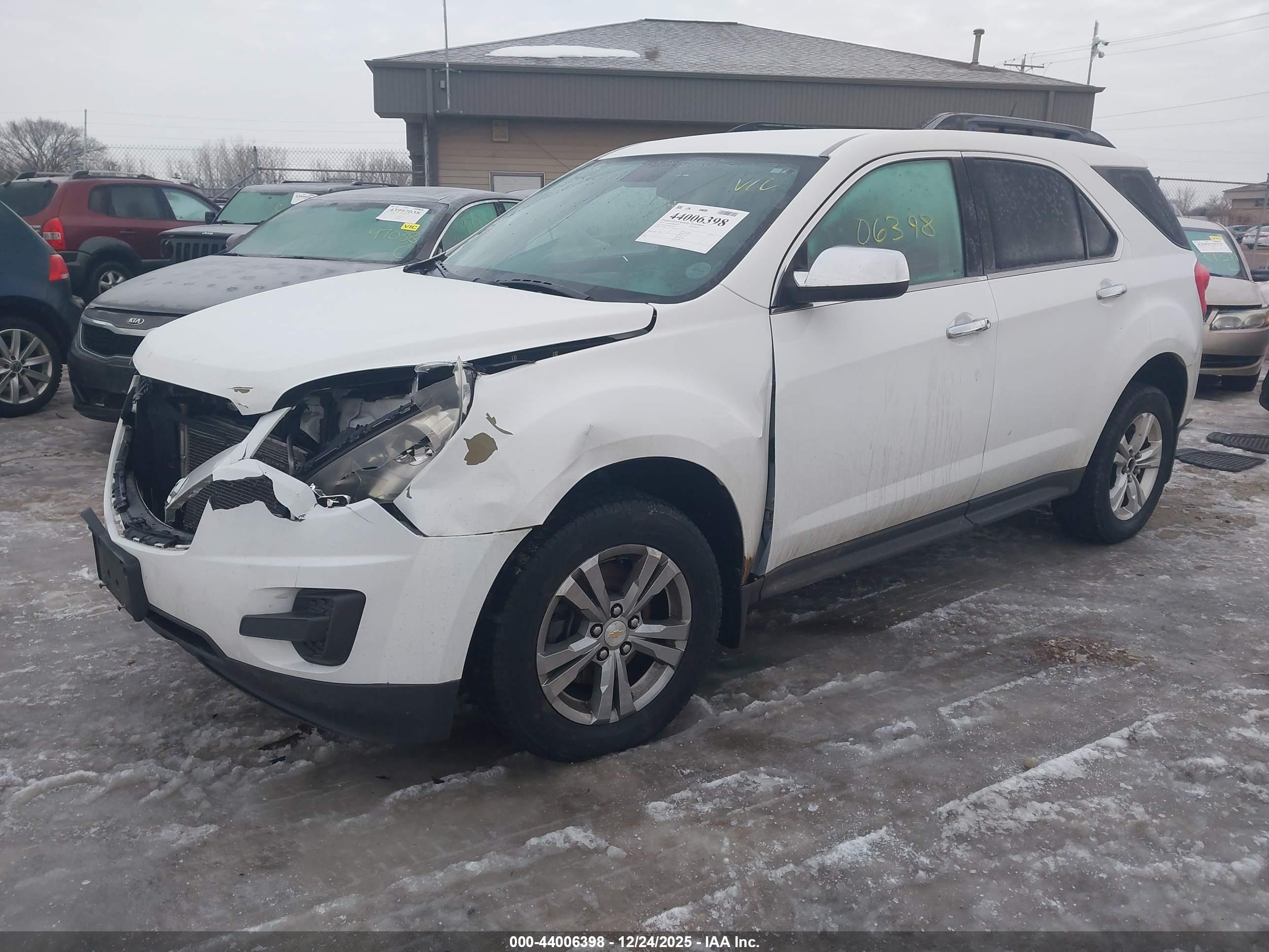 CHEVROLET EQUINOX image 2