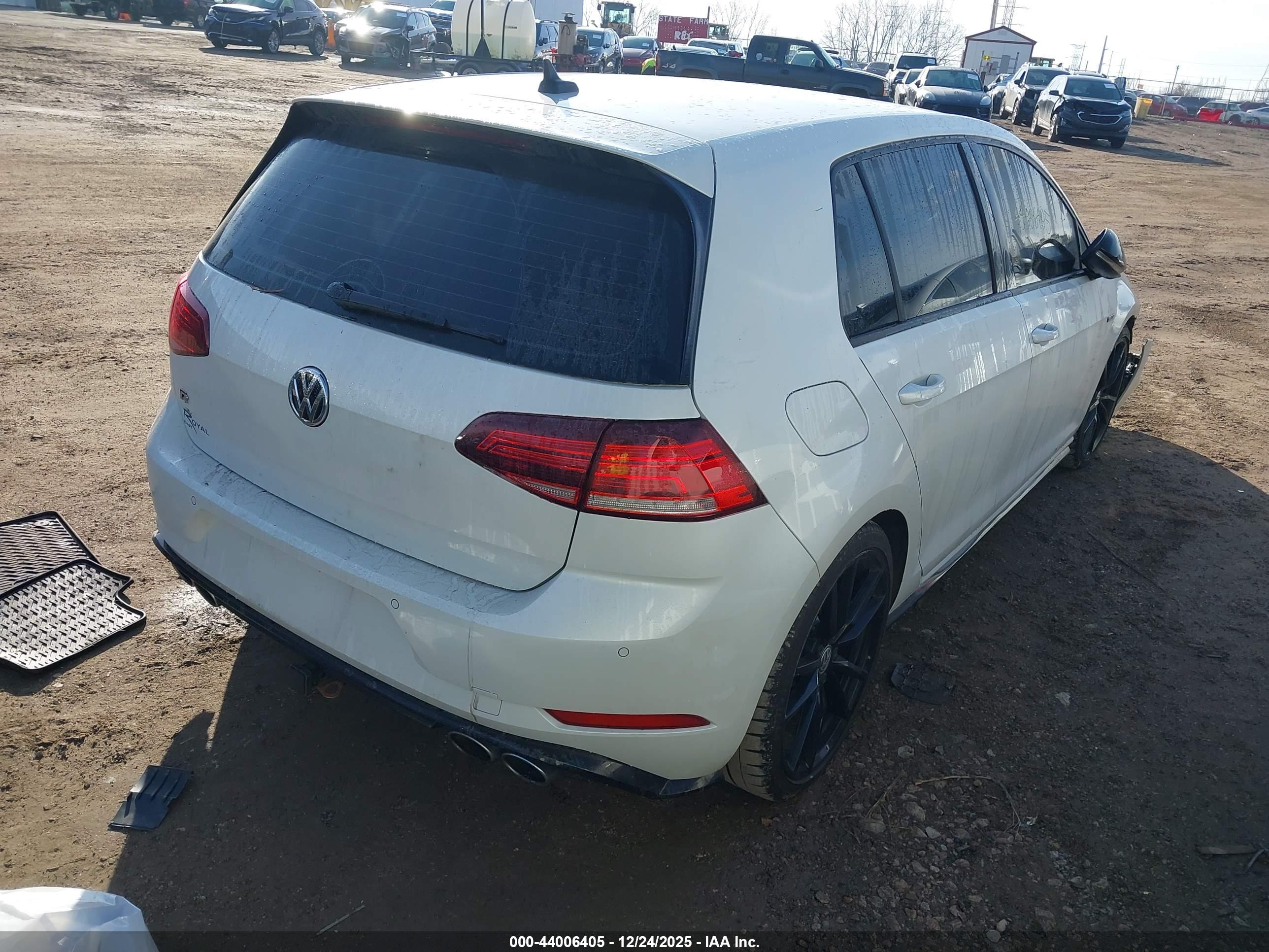 VOLKSWAGEN GOLF image 4