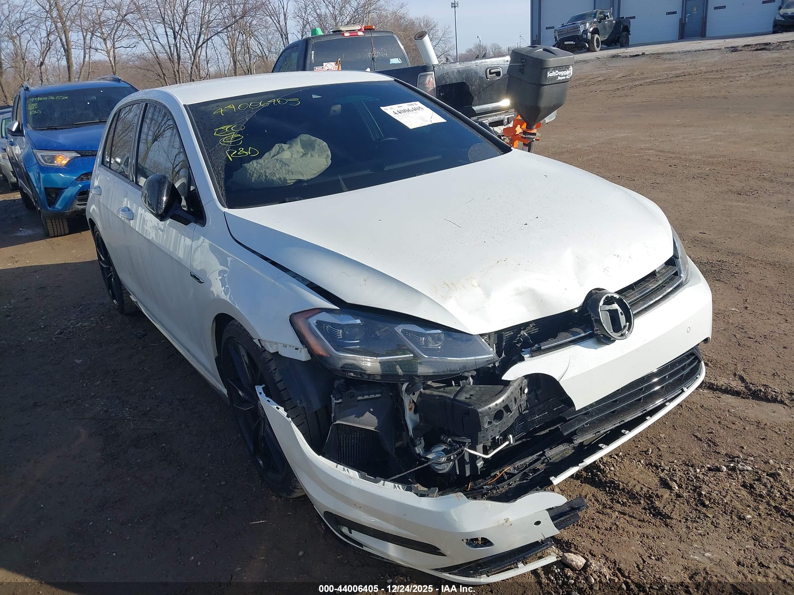 VOLKSWAGEN GOLF image 6