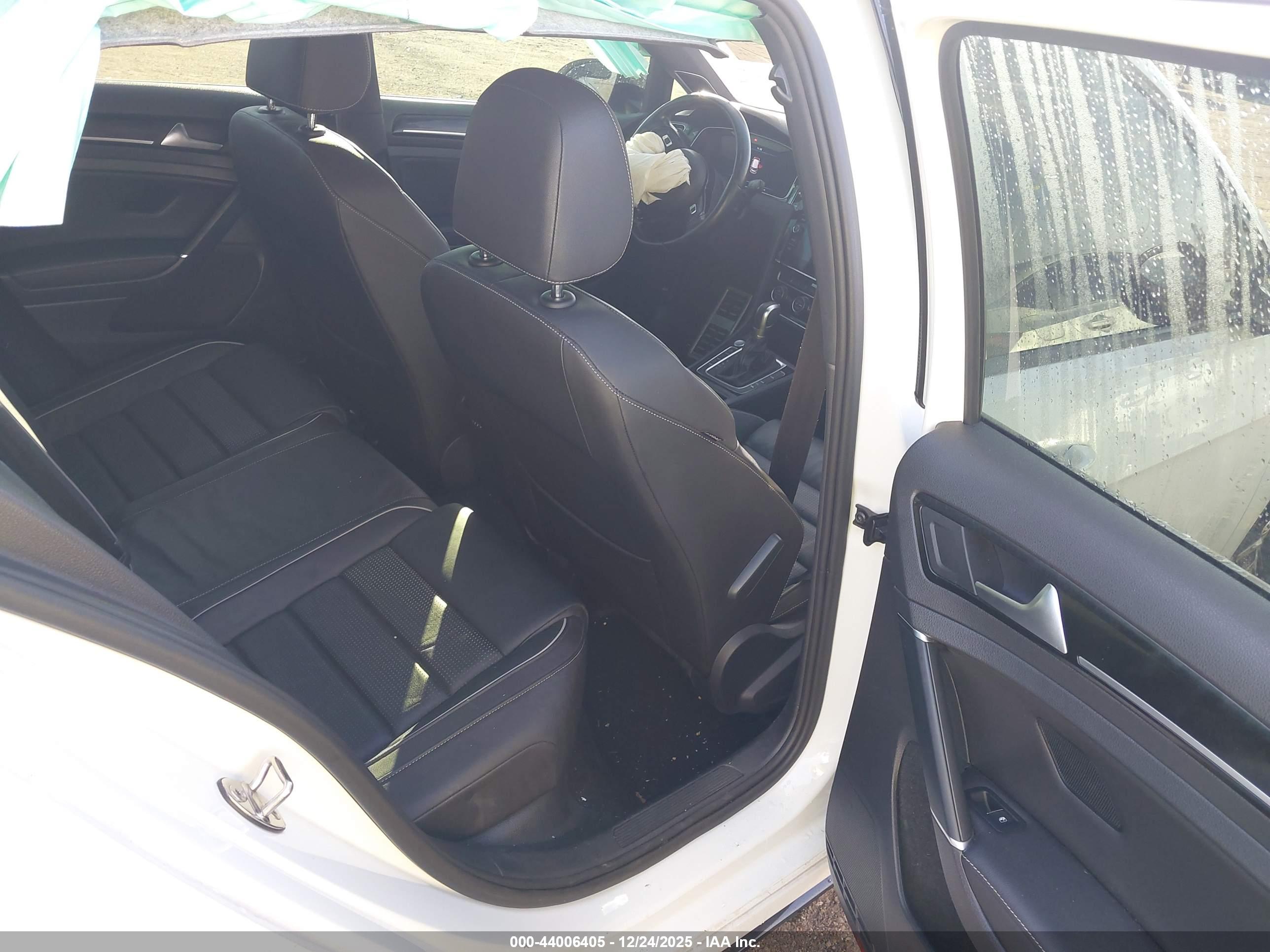 VOLKSWAGEN GOLF image 8