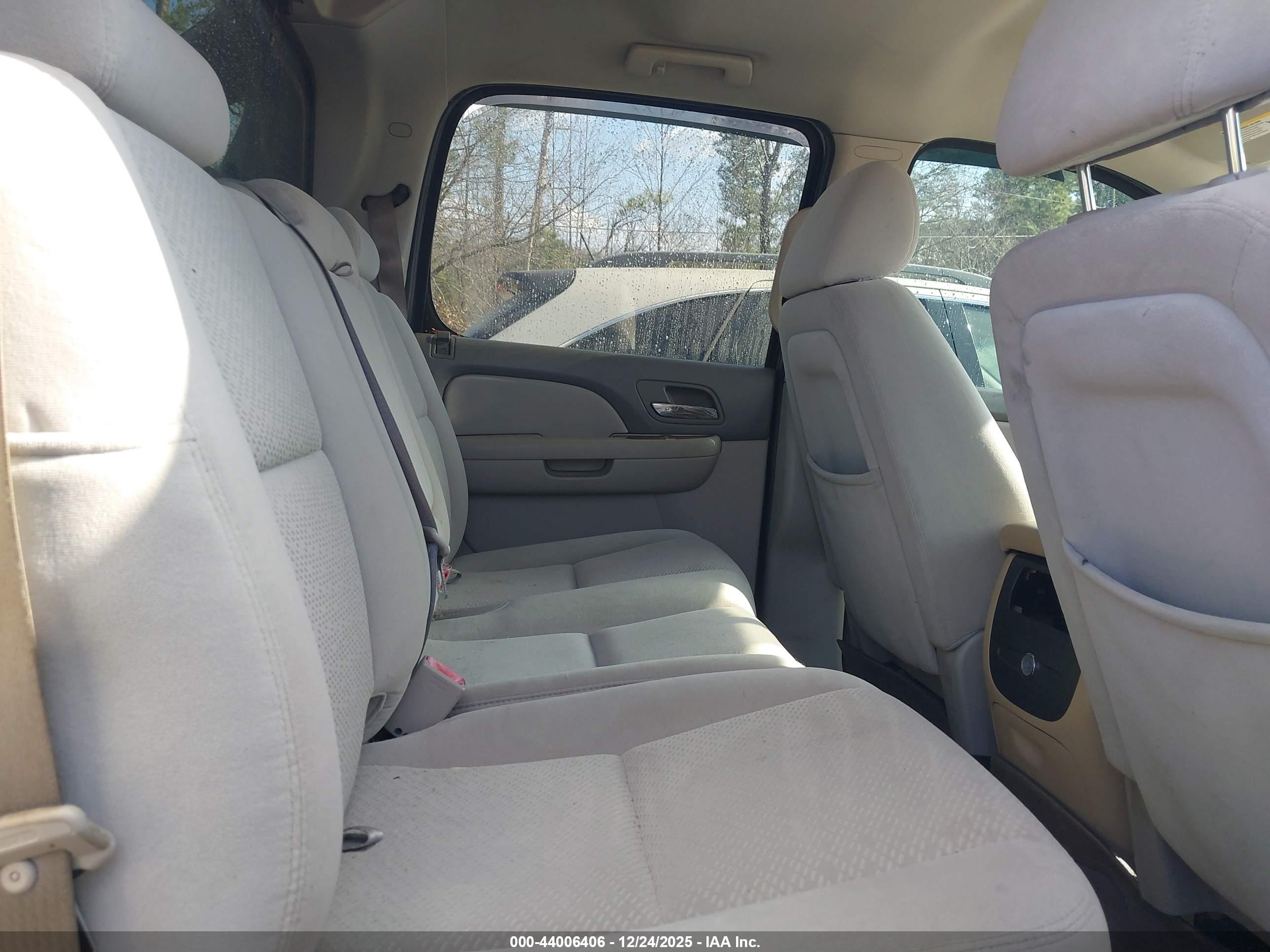 CHEVROLET AVALANCHE image 8