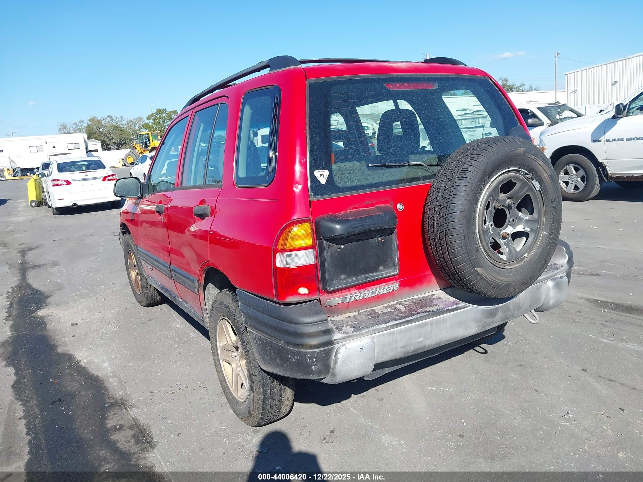 CHEVROLET TRACKER image 3