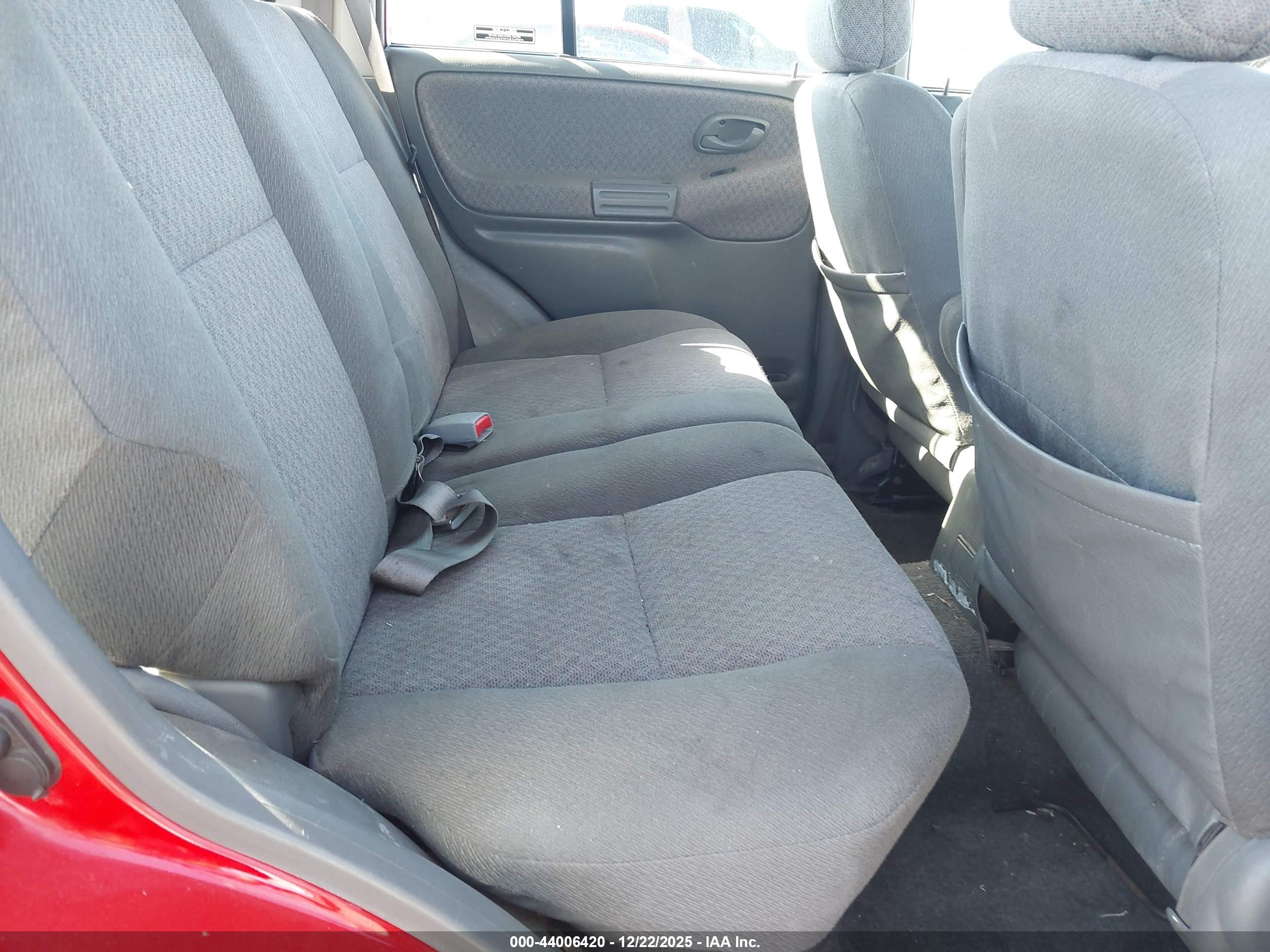 CHEVROLET TRACKER image 8