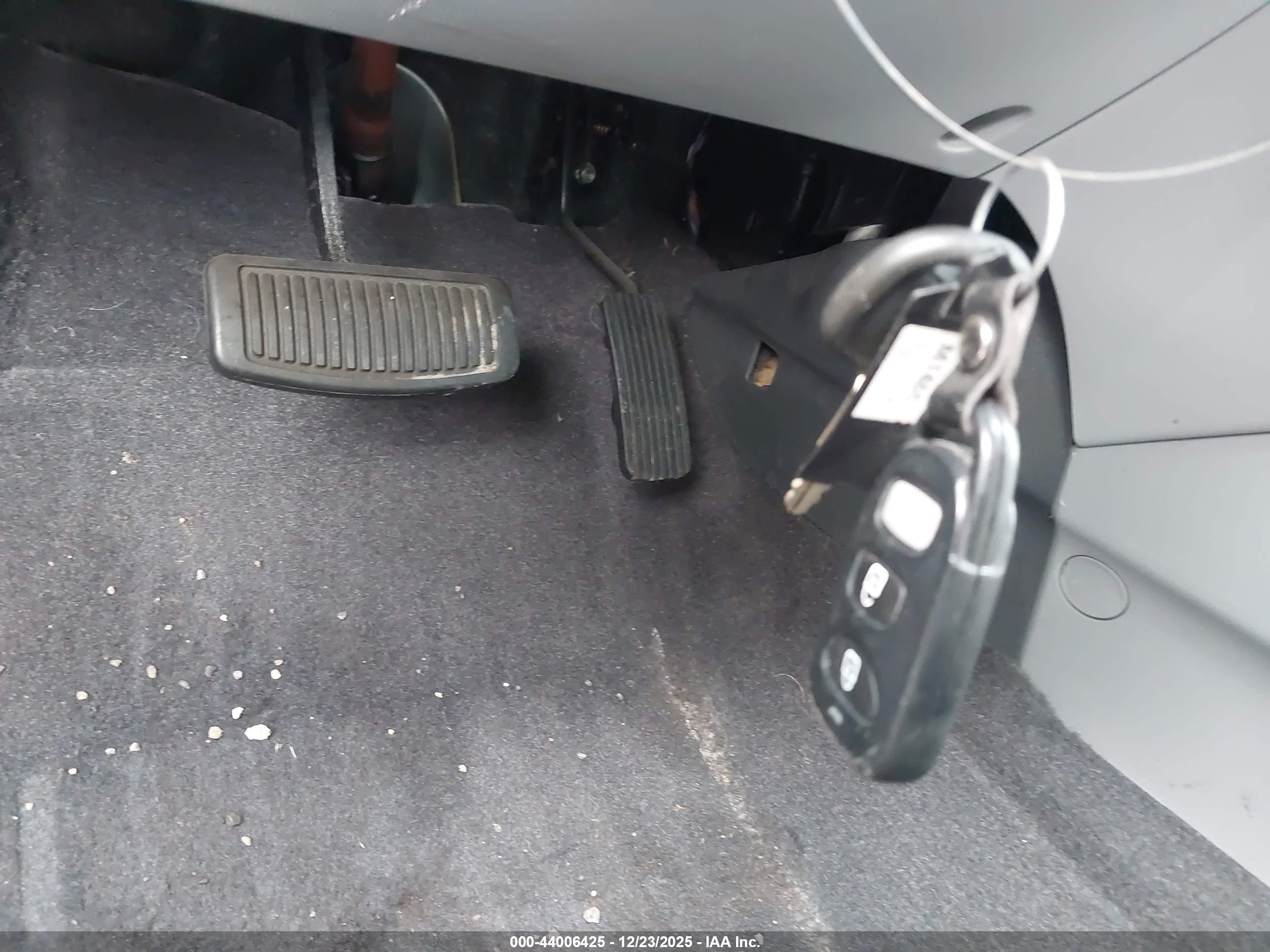 HYUNDAI ELANTRA image 11
