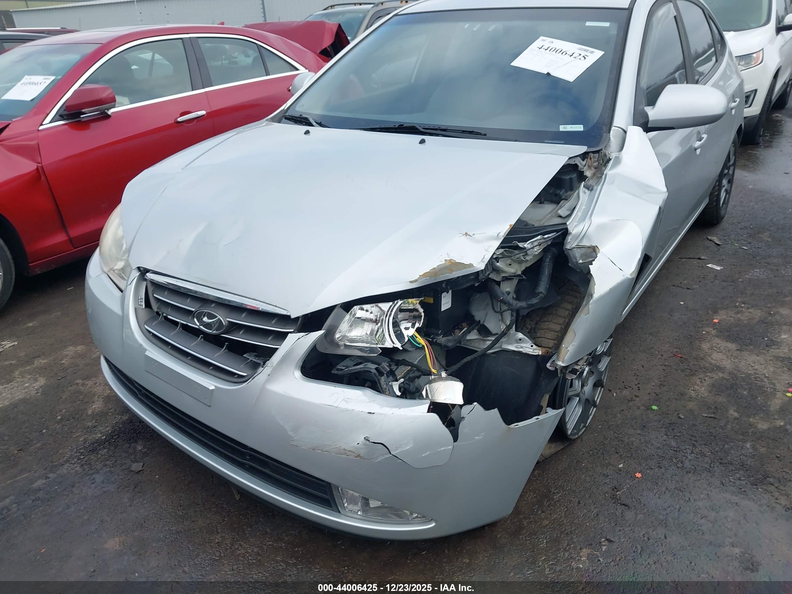 HYUNDAI ELANTRA image 6