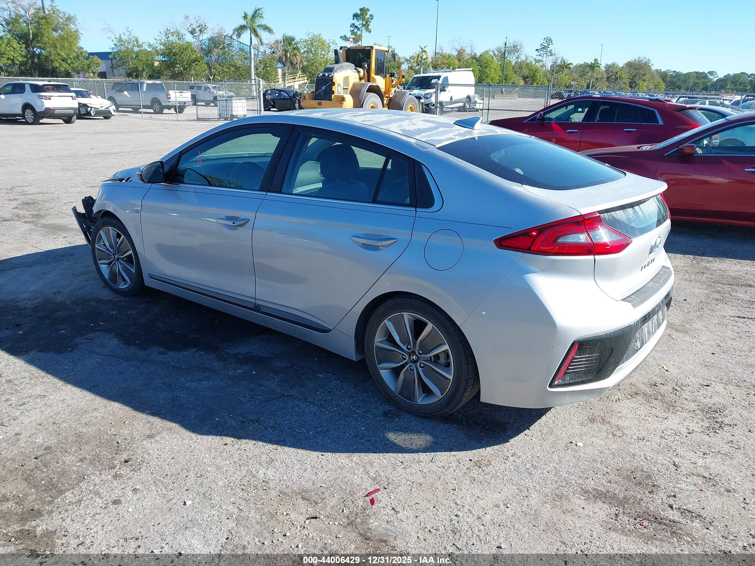 HYUNDAI IONIQ image 3