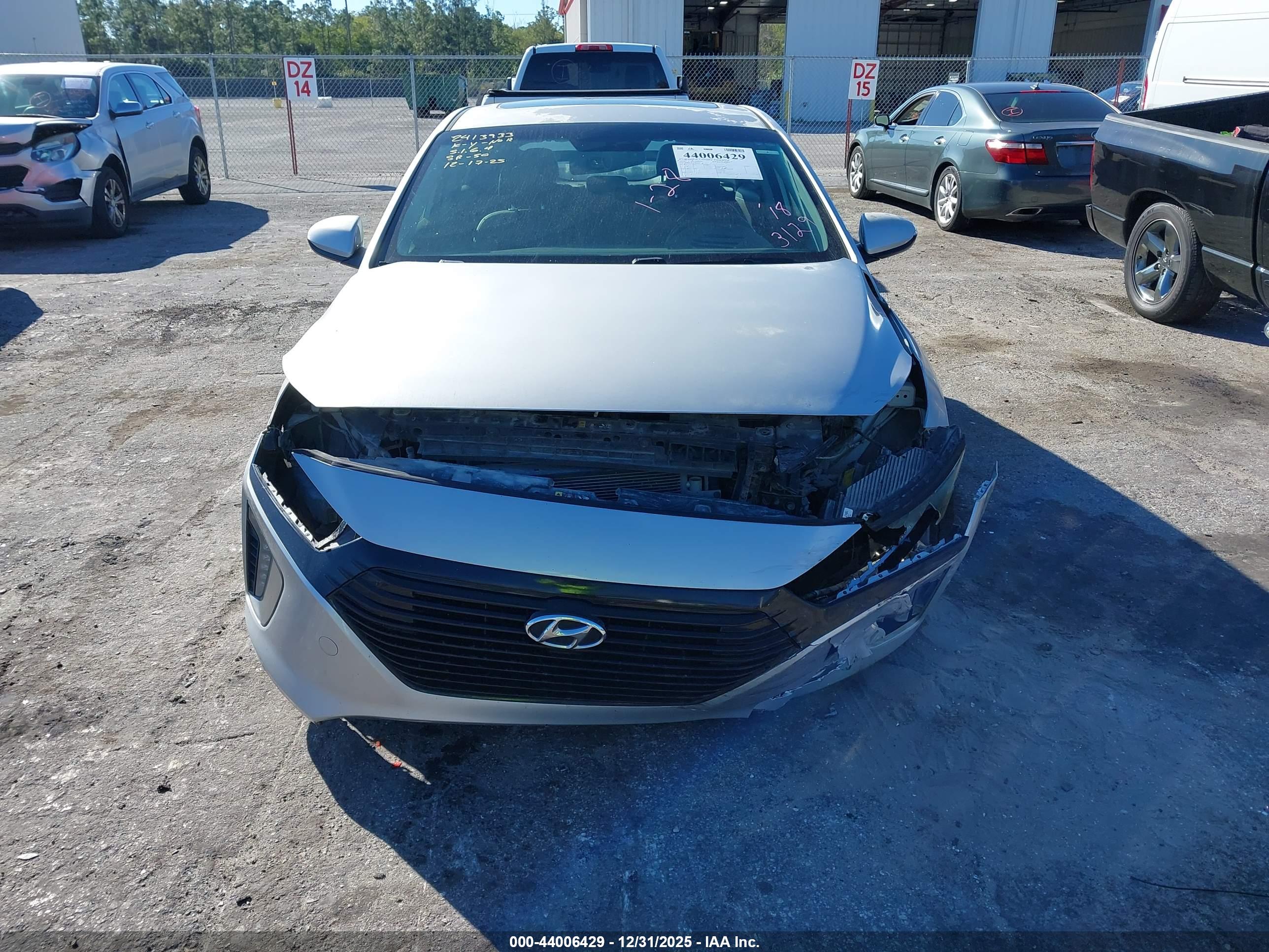 HYUNDAI IONIQ image 6