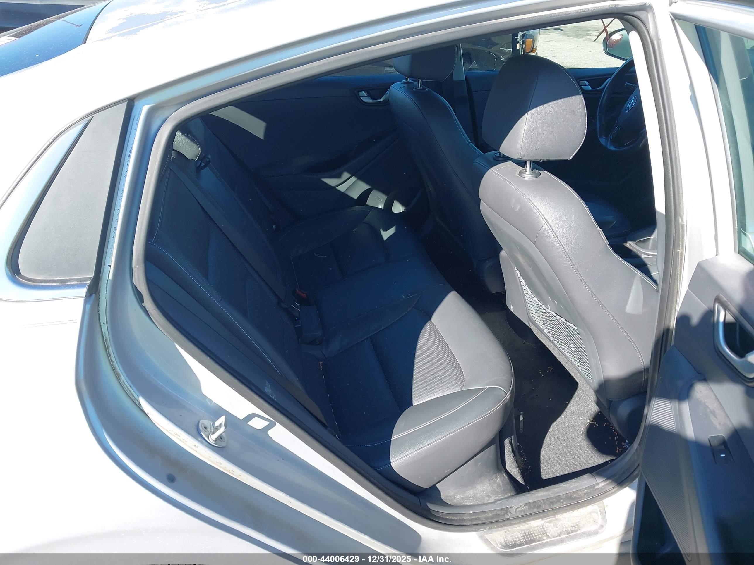 HYUNDAI IONIQ image 8