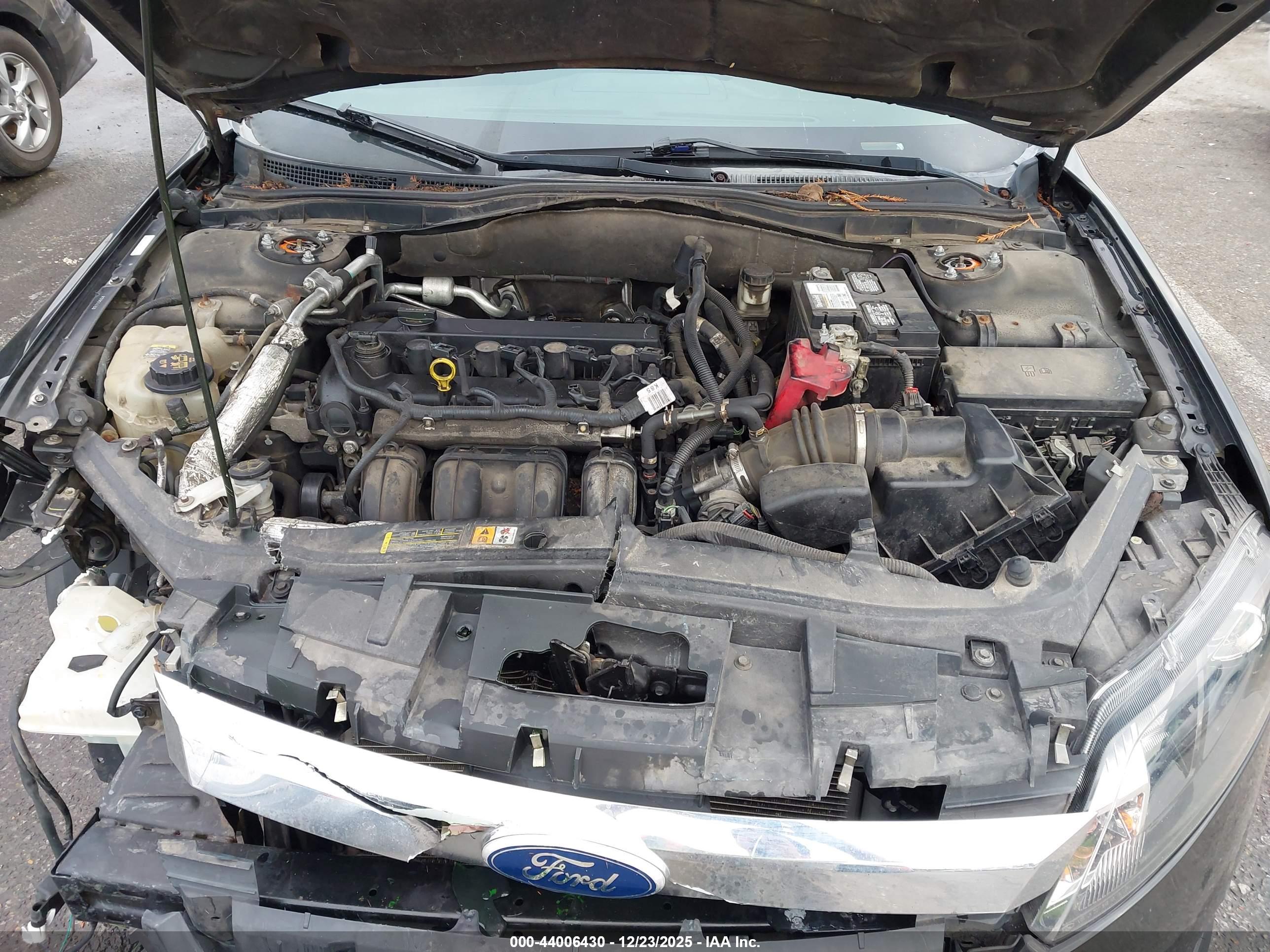 FORD FUSION image 10