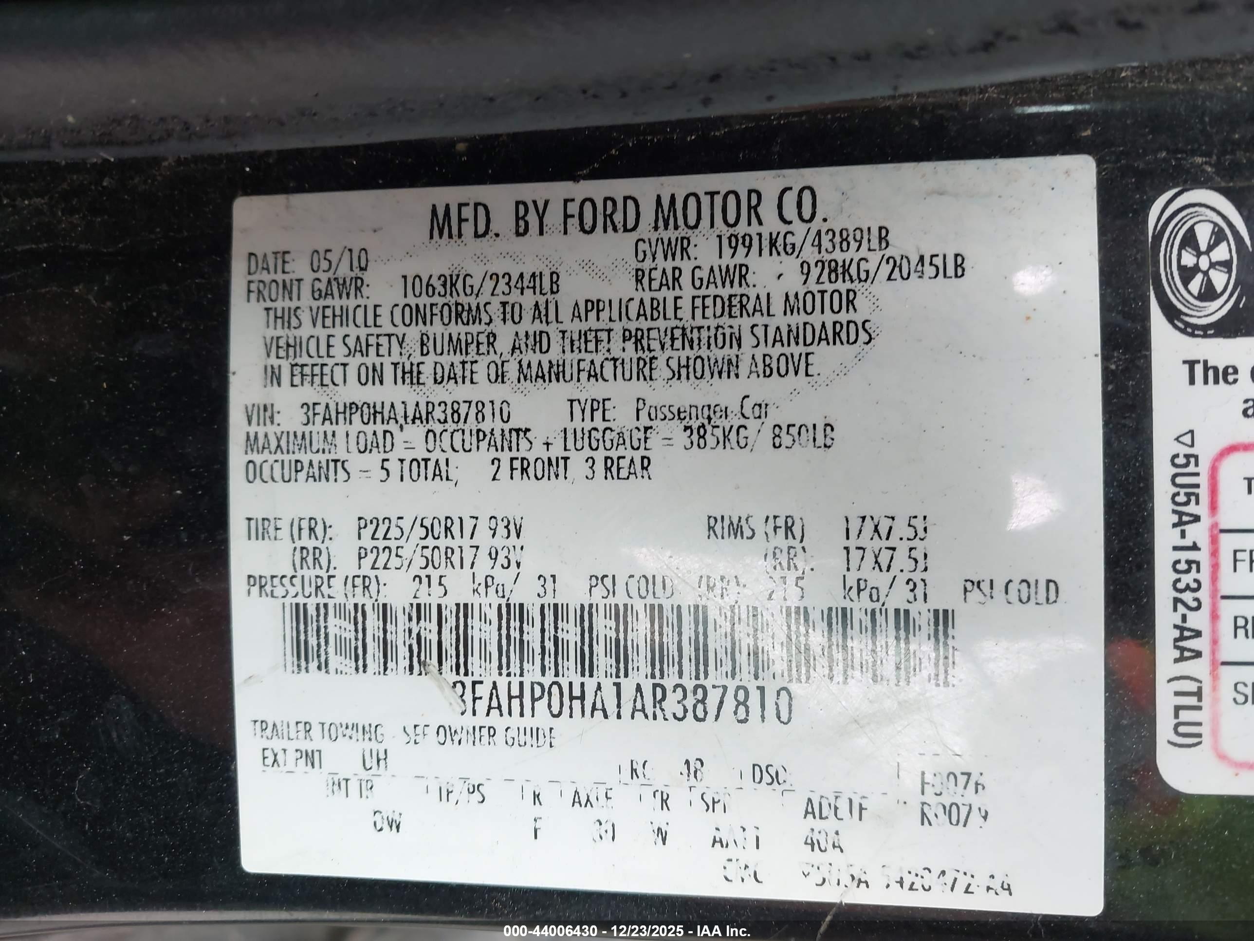 FORD FUSION image 9