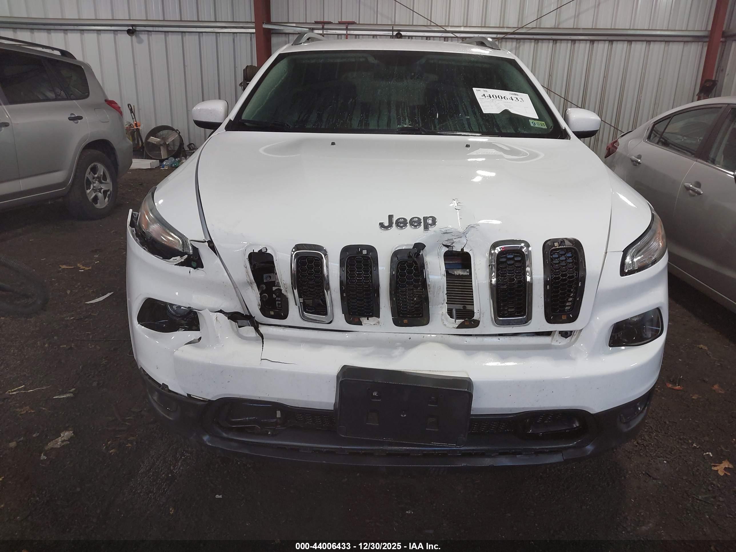 JEEP CHEROKEE image 6