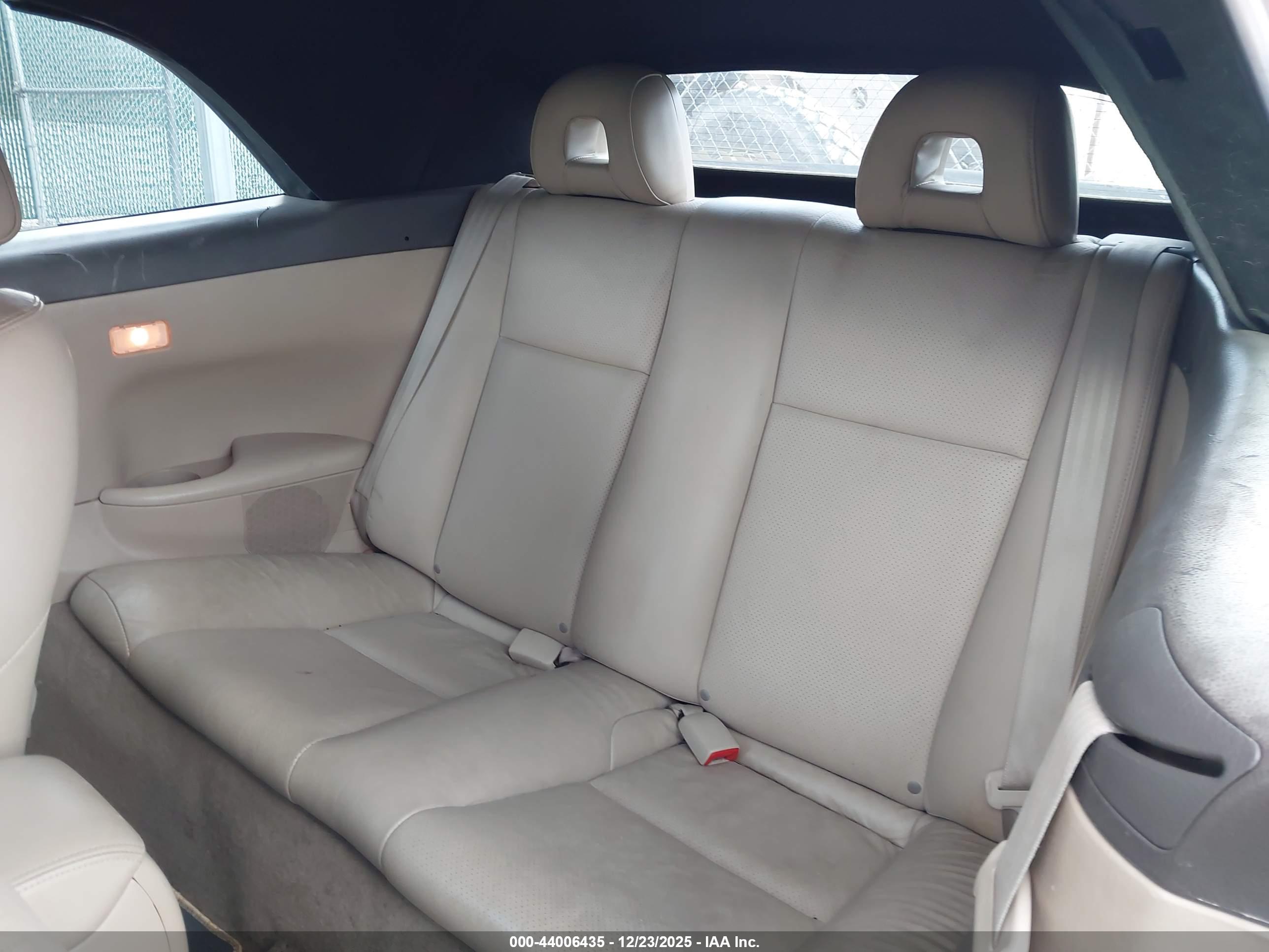 TOYOTA CAMRY image 8