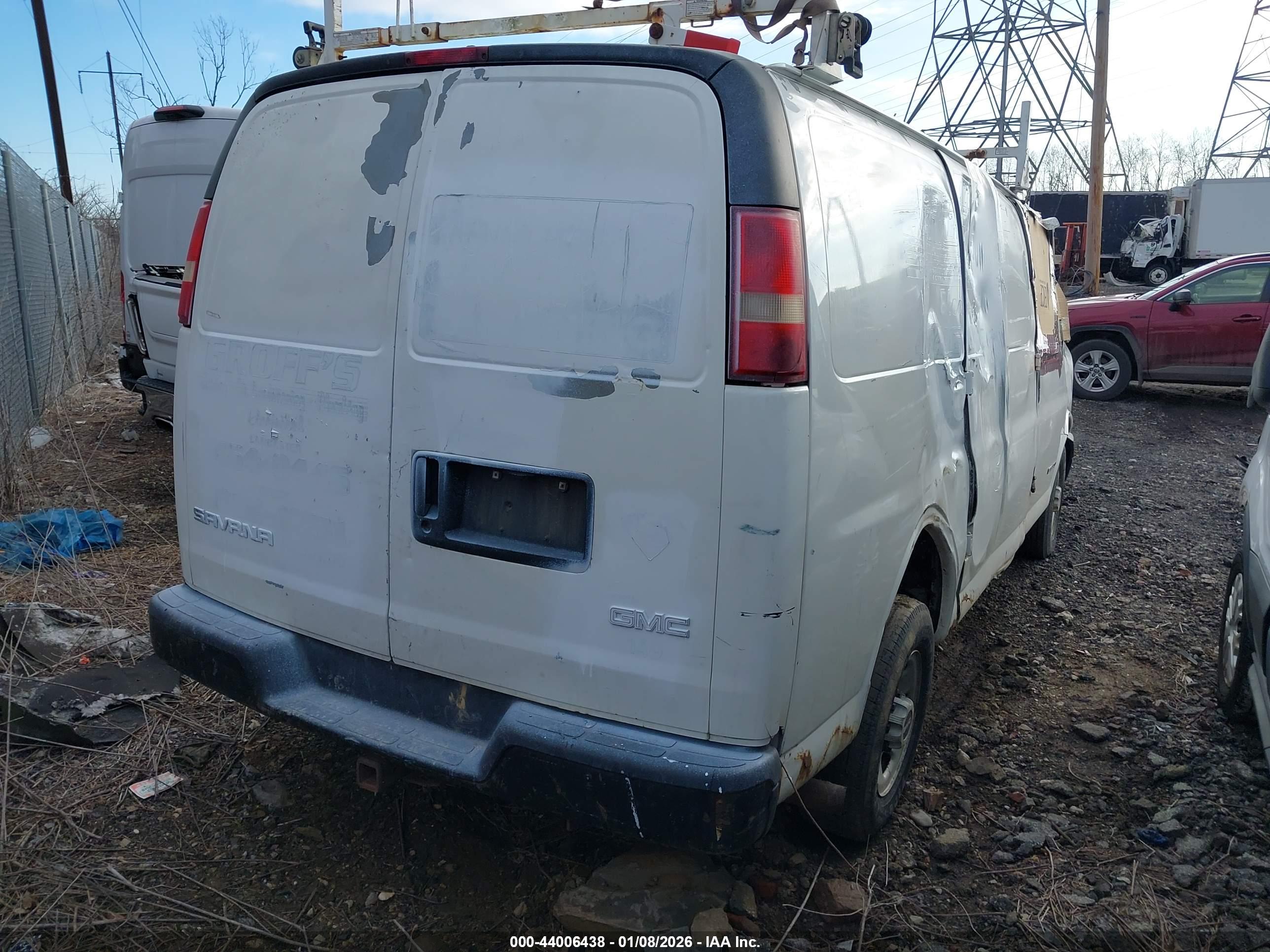 GMC SAVANA image 4