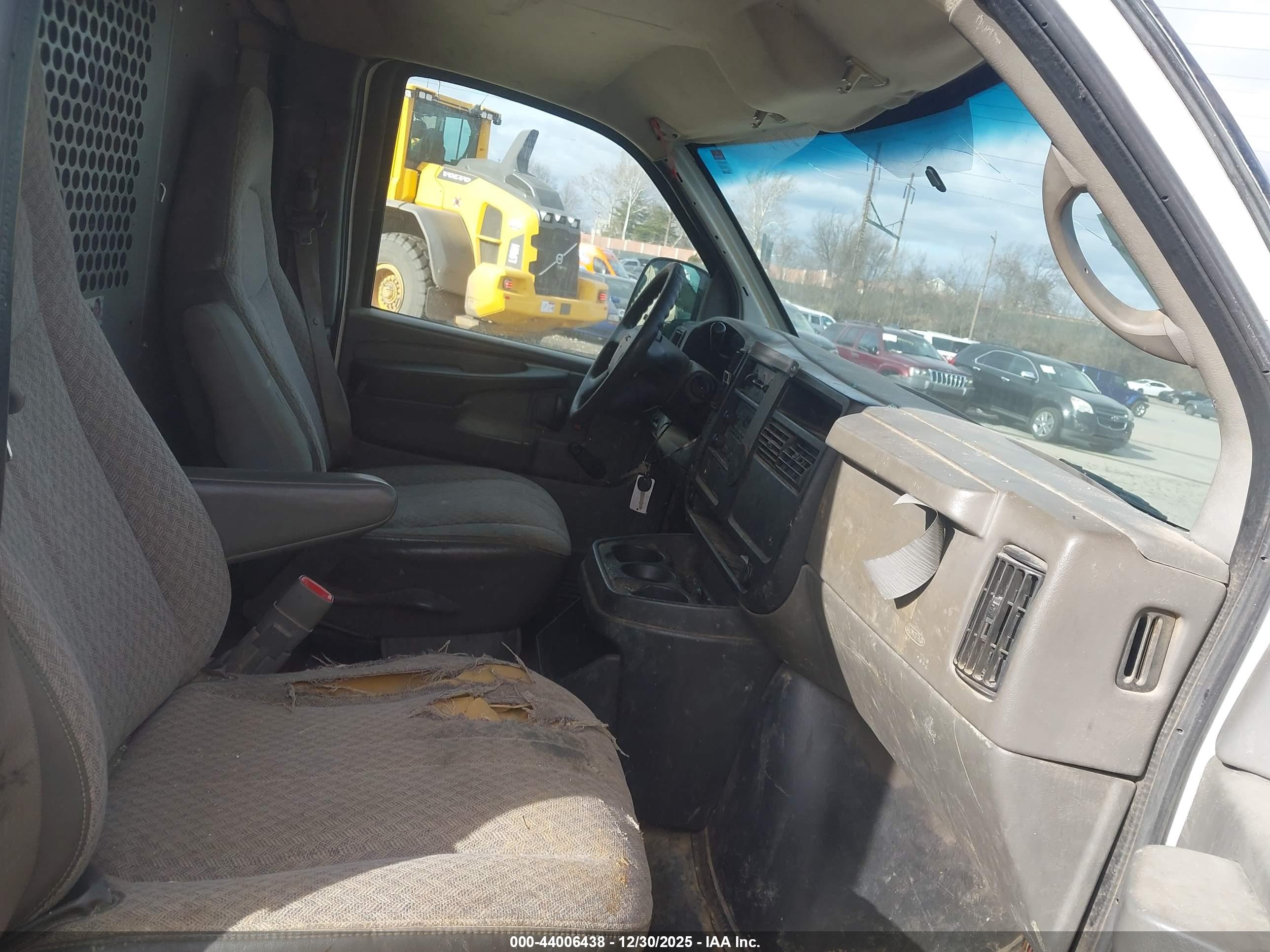 GMC SAVANA image 5