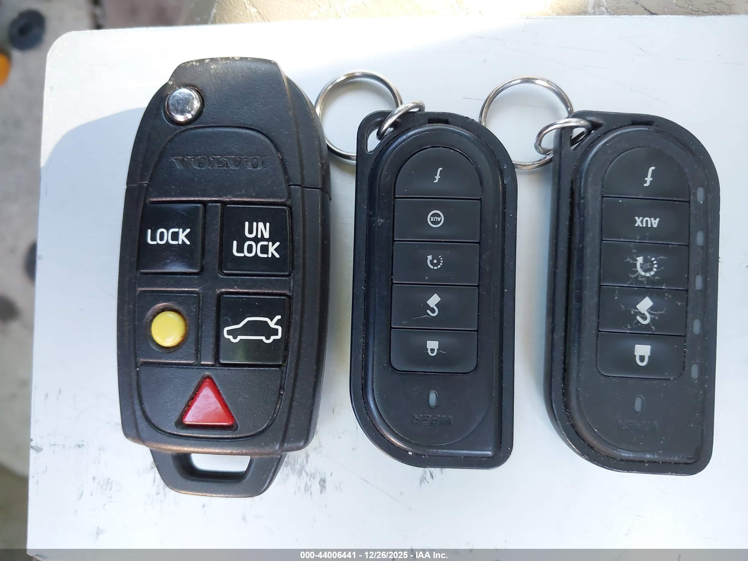 VOLVO S60 image 11