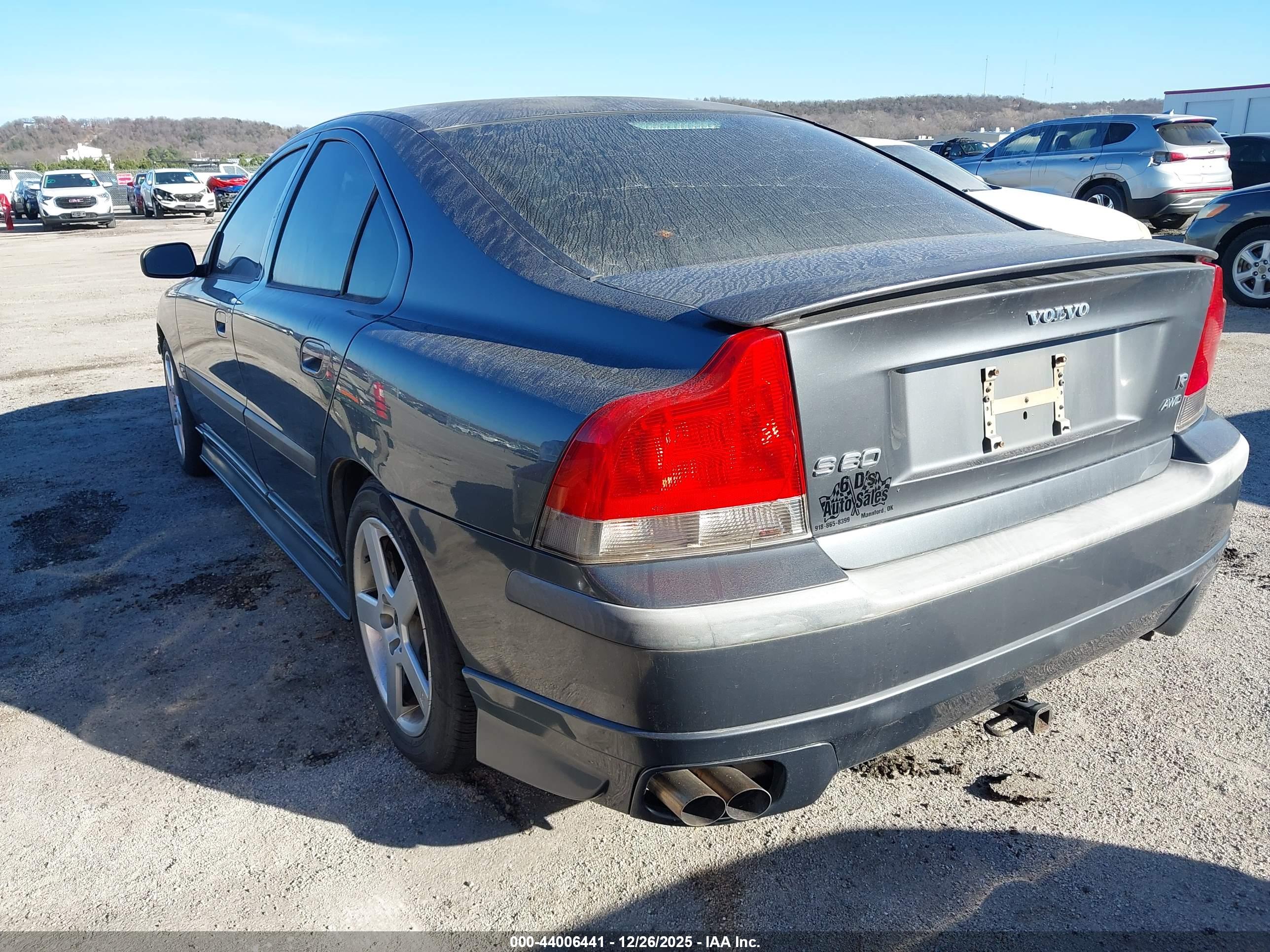 VOLVO S60 image 3