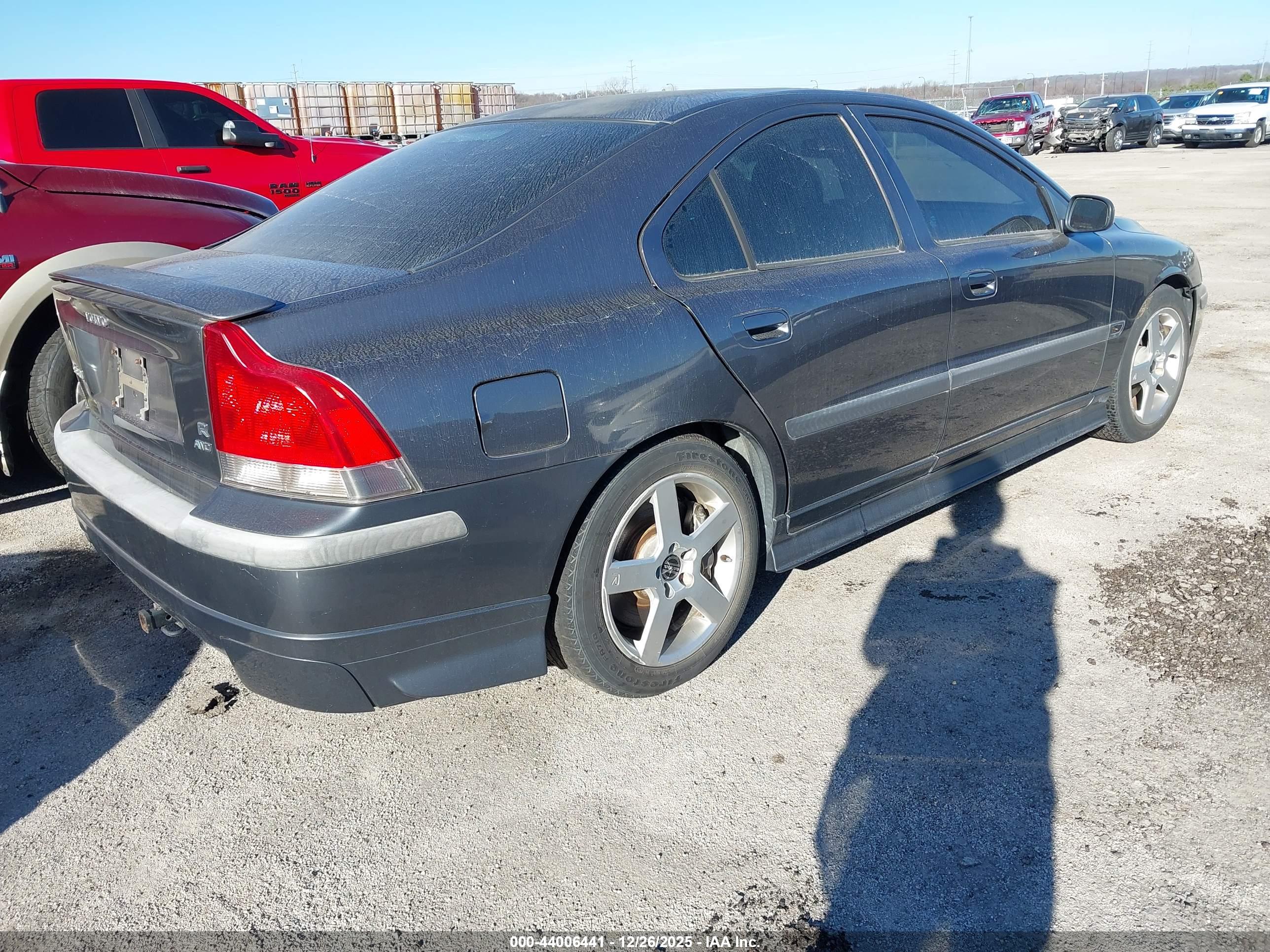 VOLVO S60 image 4
