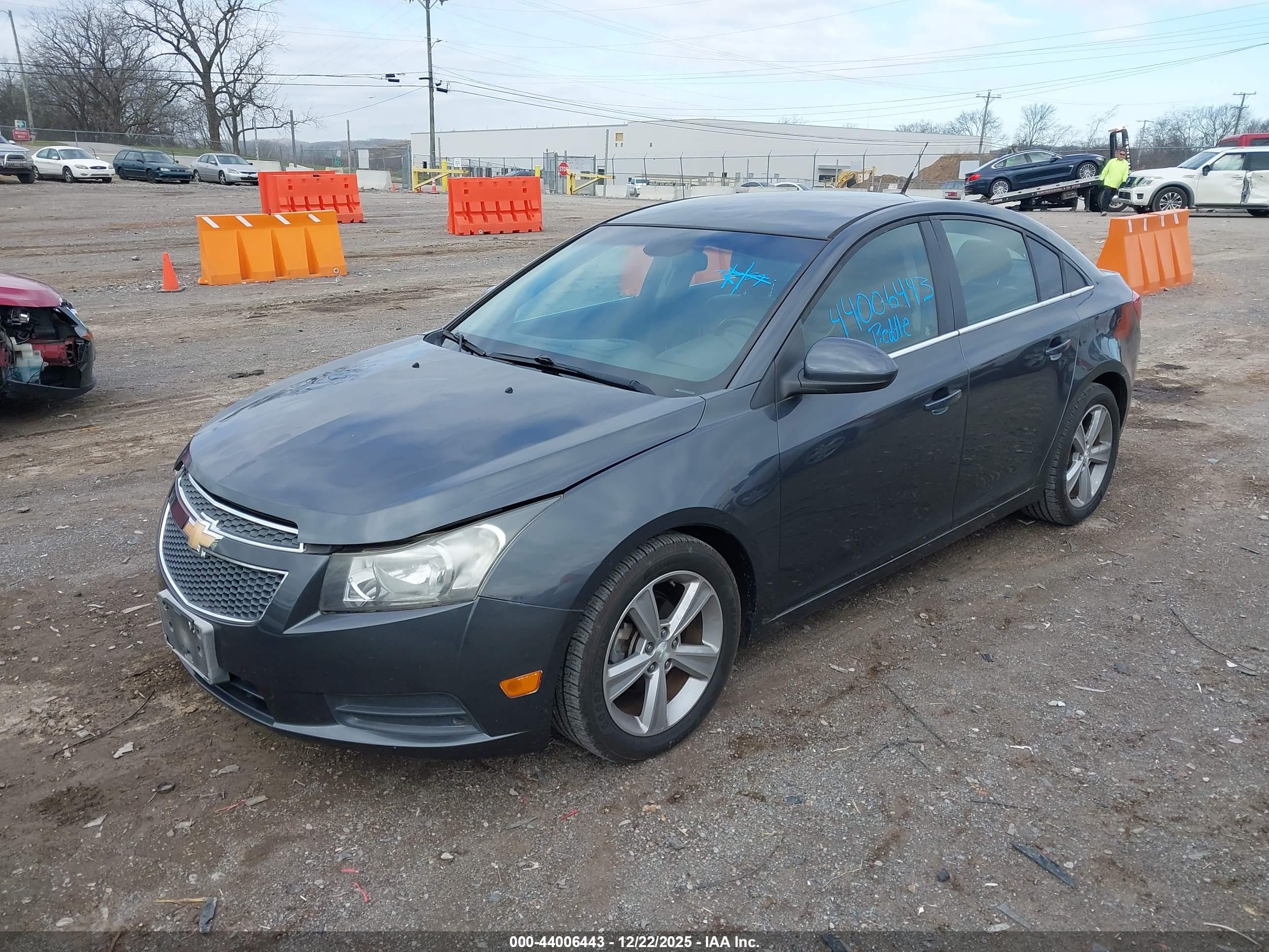 CHEVROLET CRUZE image 2