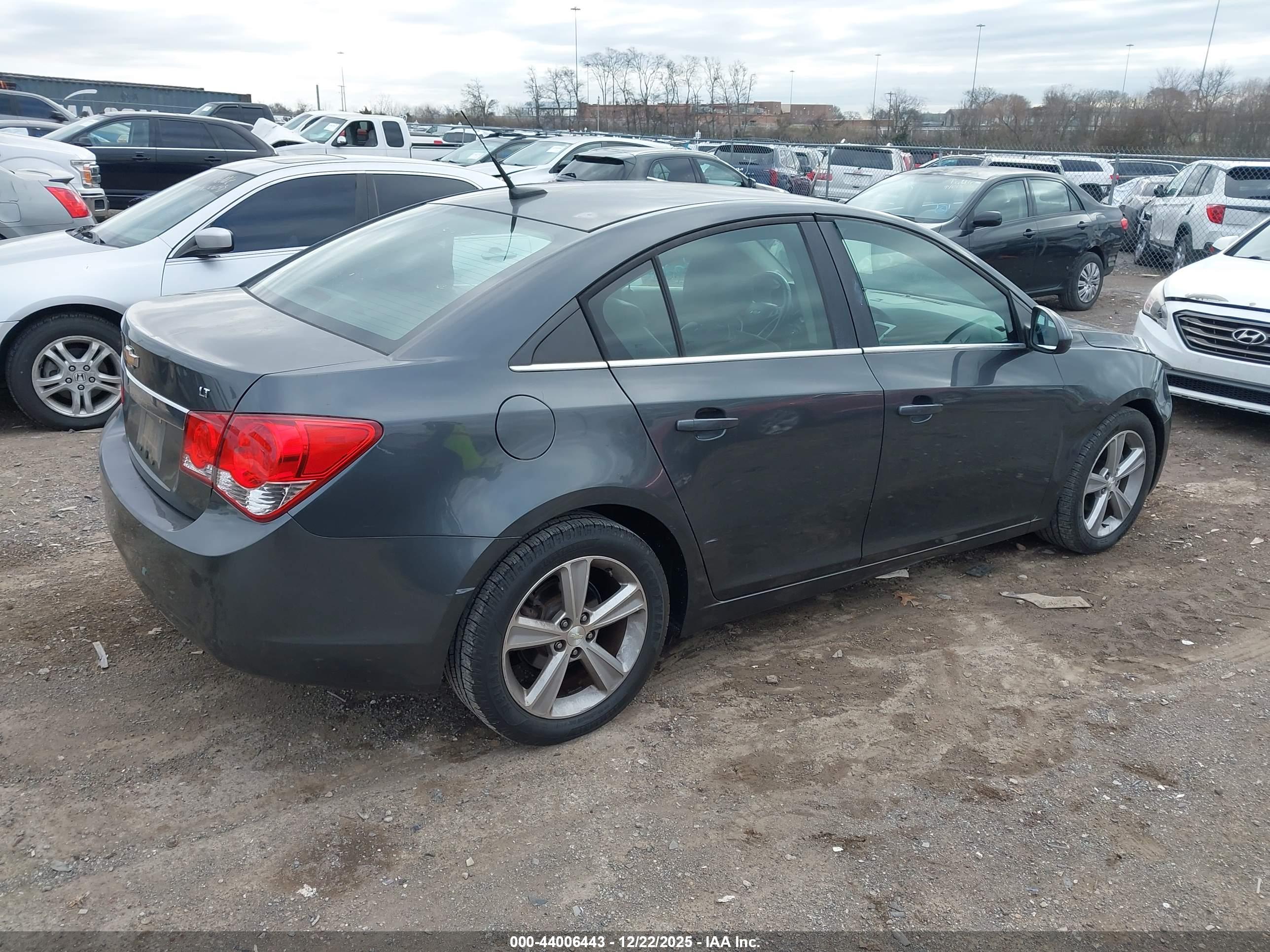 CHEVROLET CRUZE image 4