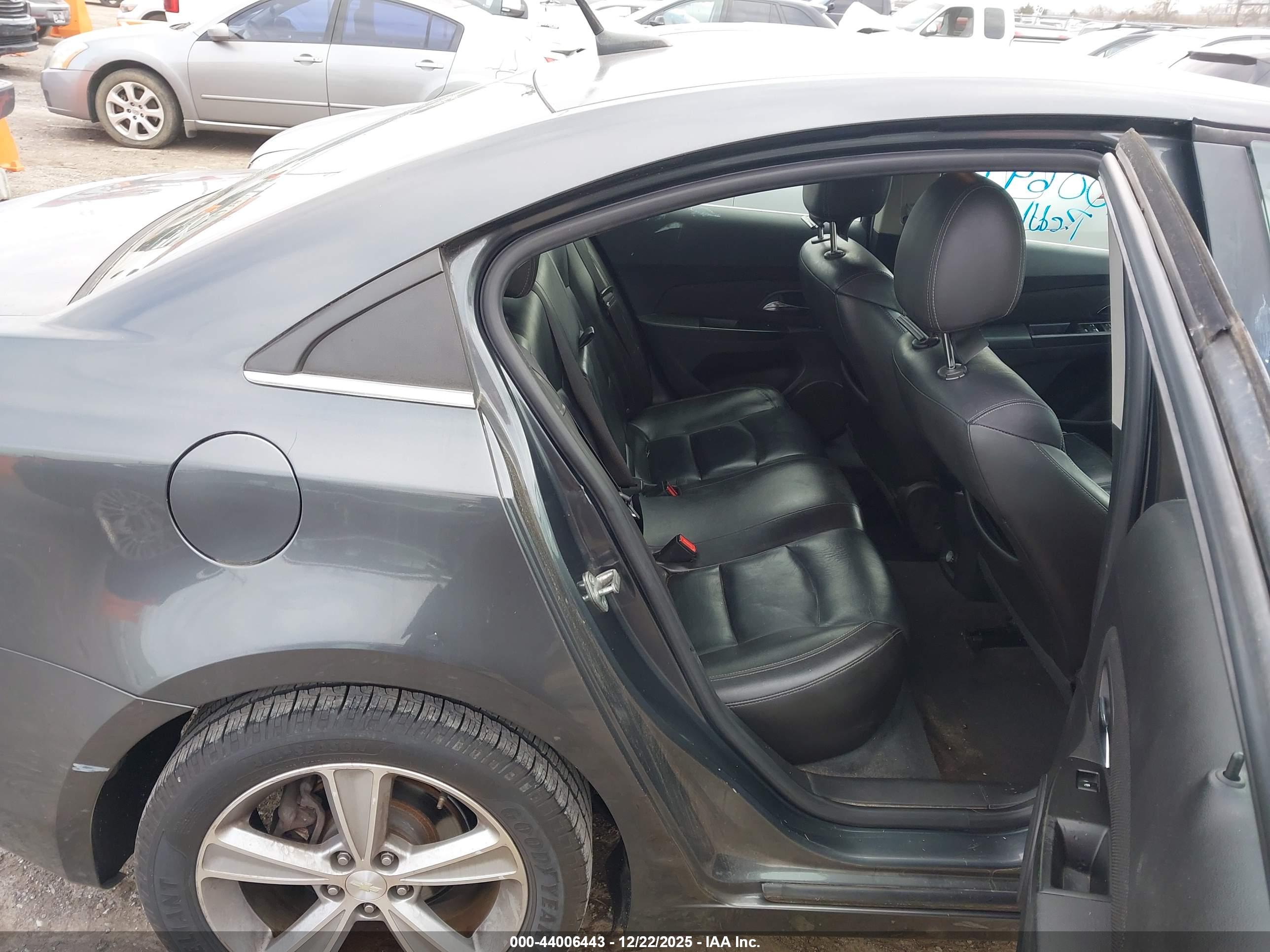 CHEVROLET CRUZE image 8