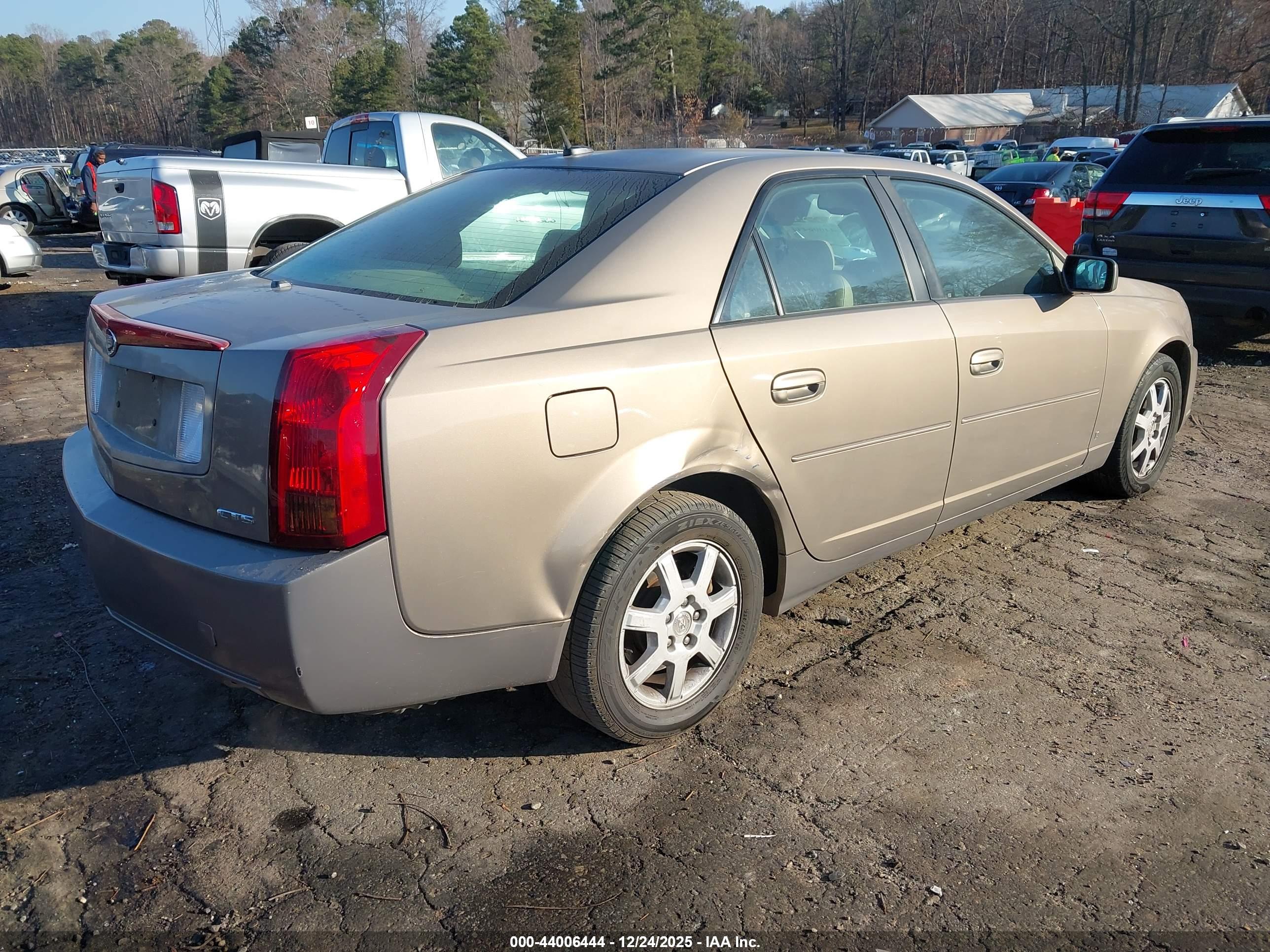 CADILLAC CTS image 4