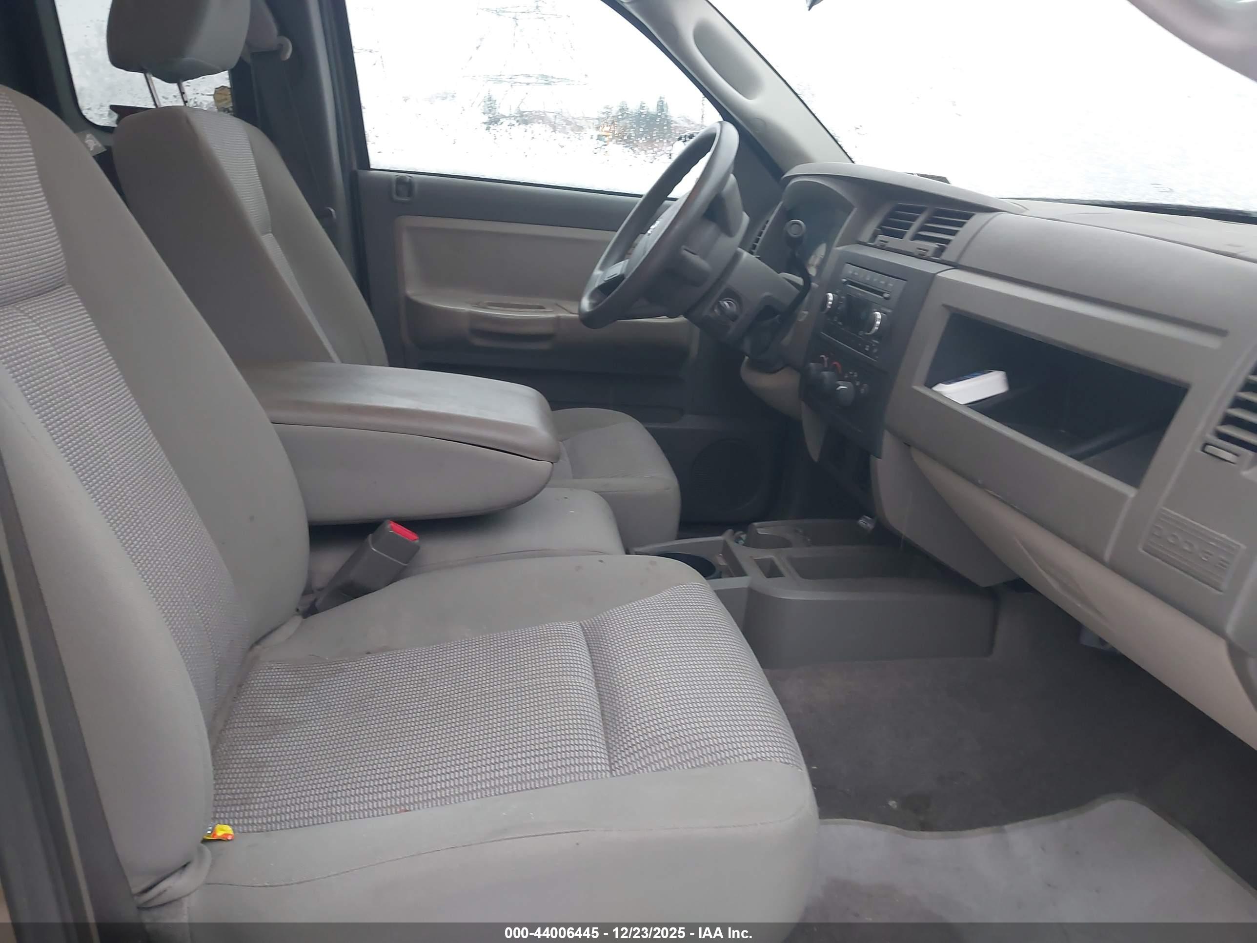 DODGE DAKOTA image 5