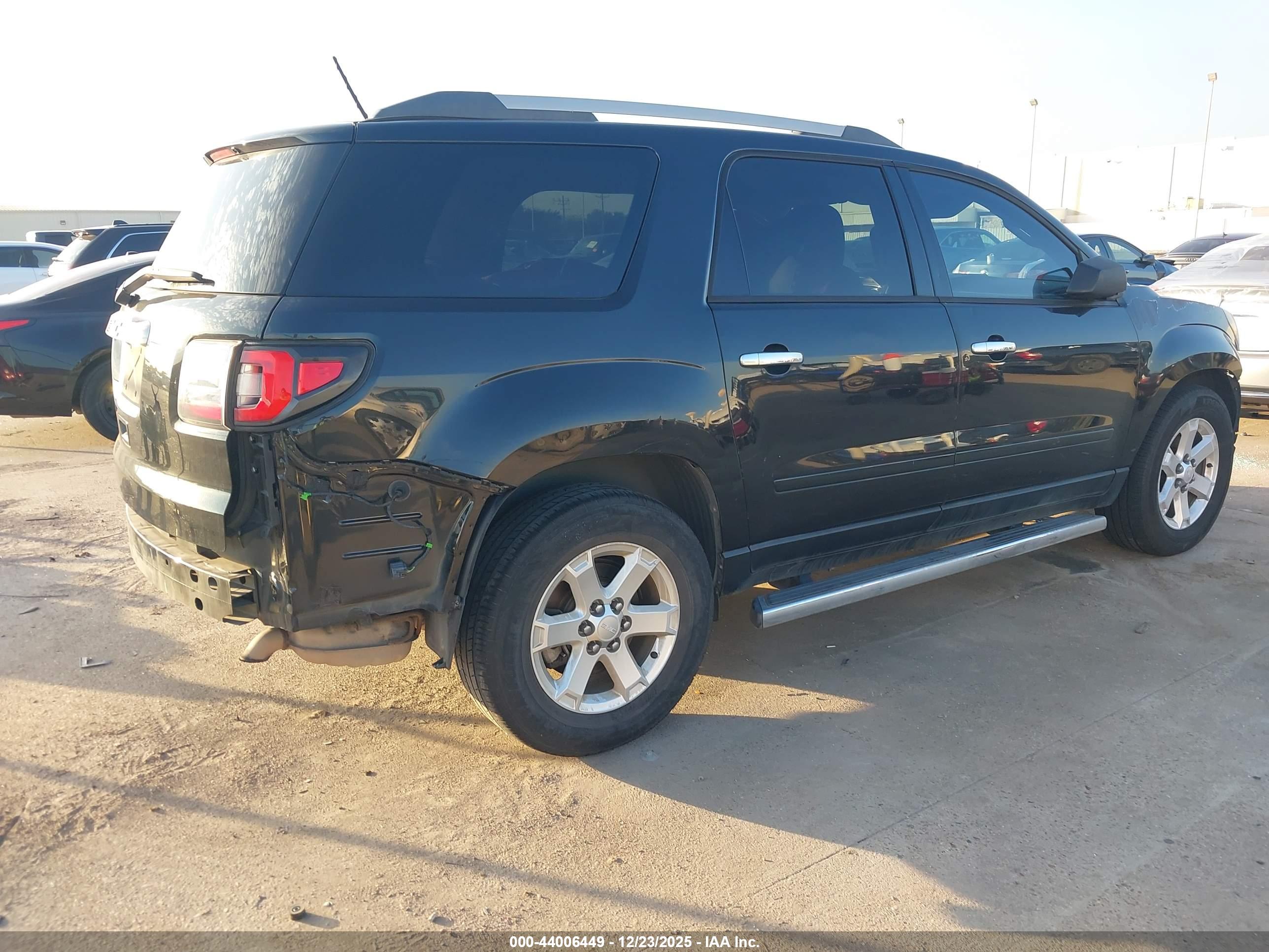 GMC ACADIA image 4