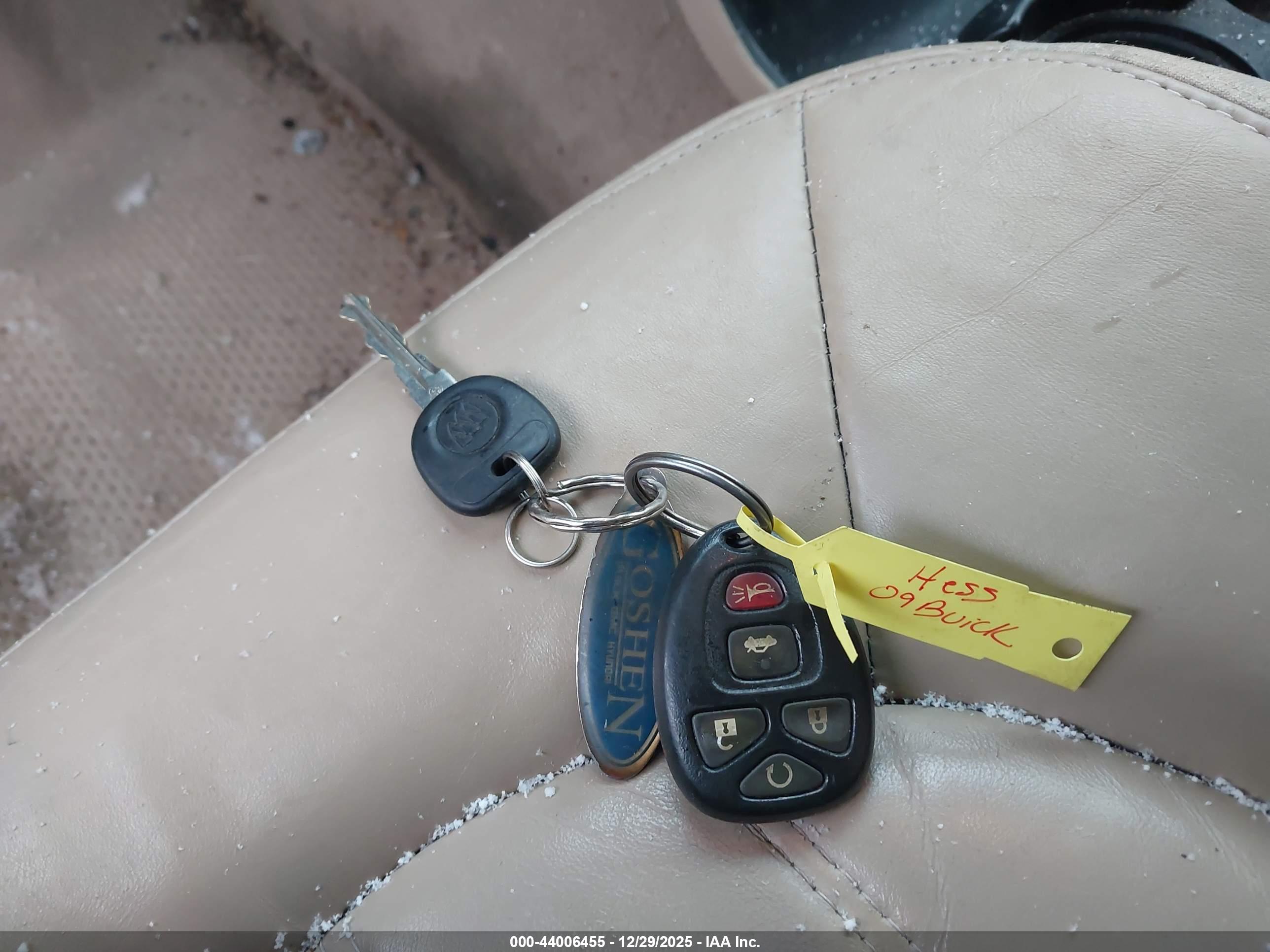 BUICK LUCERNE image 11